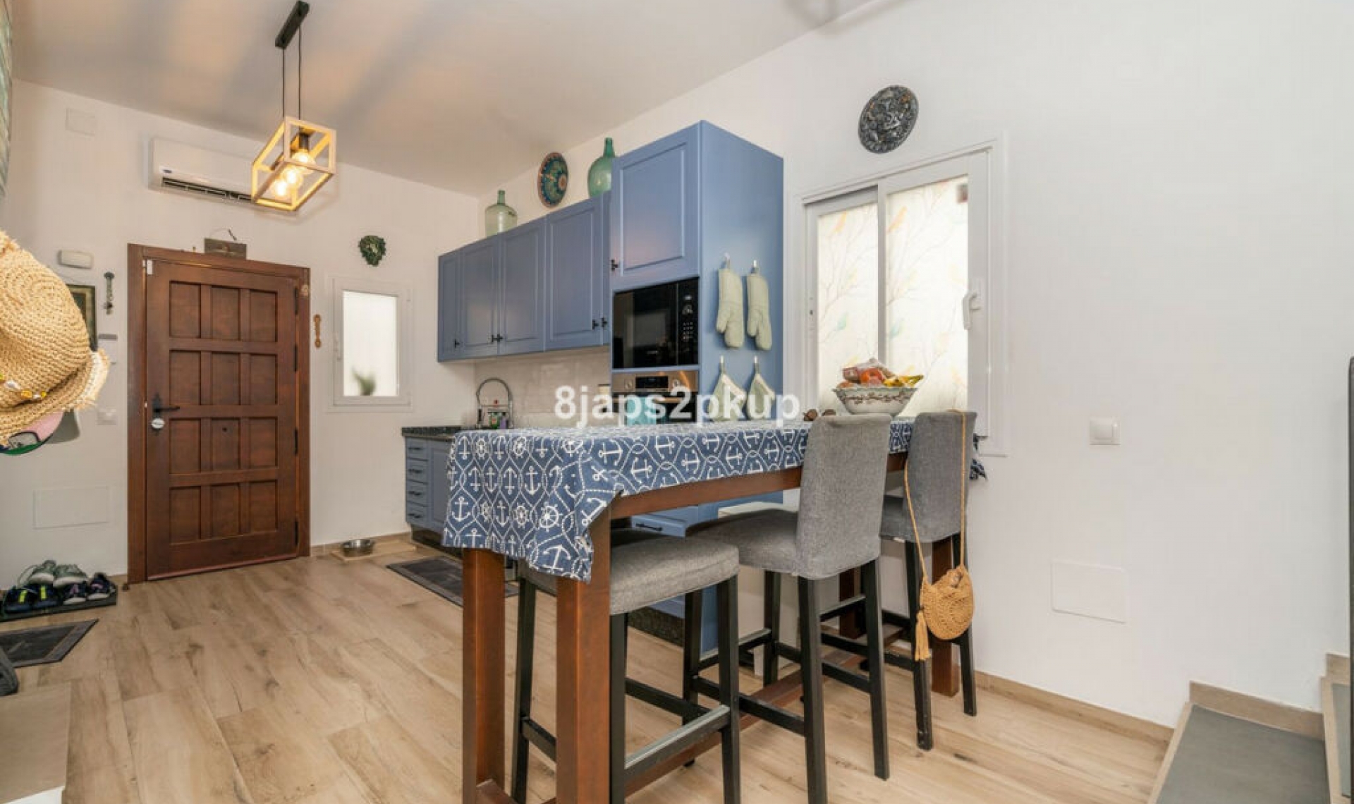 Resale - House -
Estepona