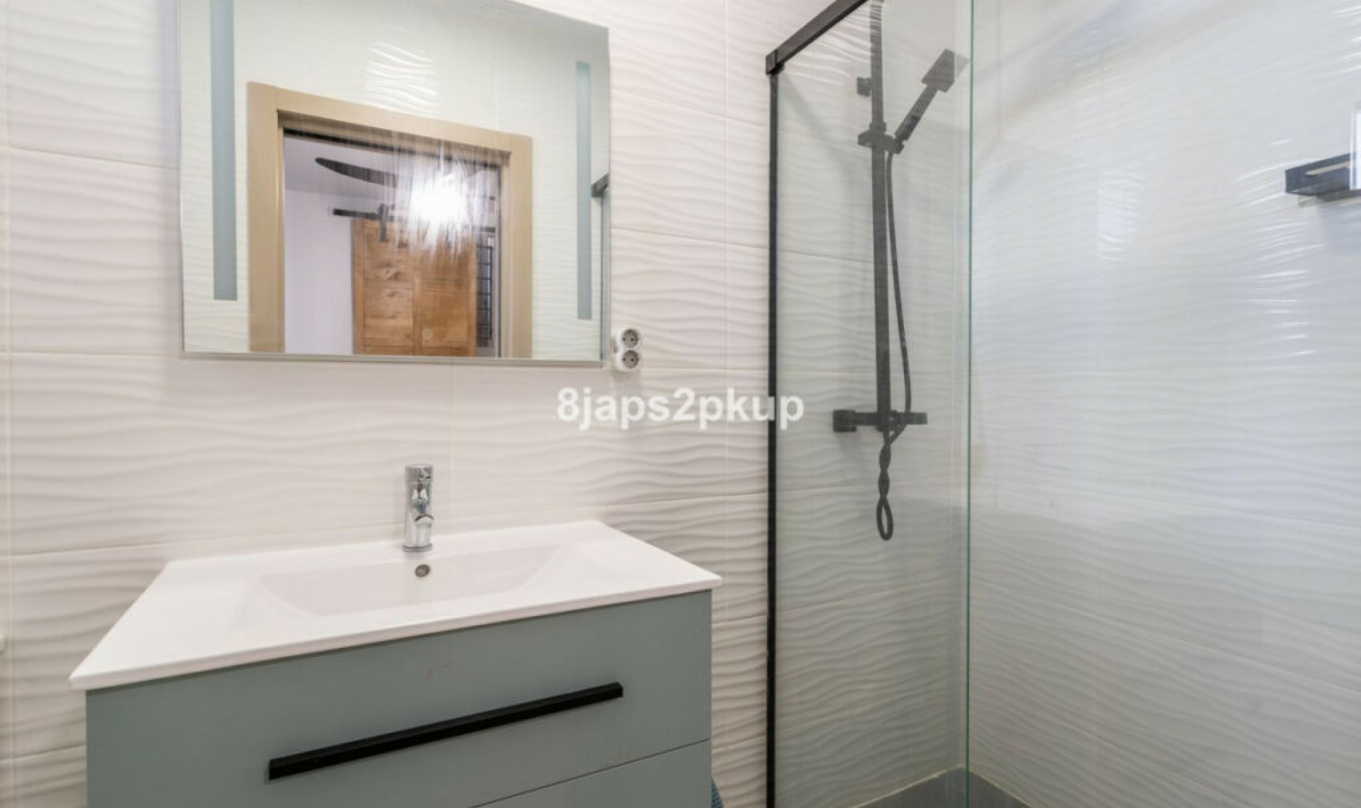 Resale - House -
Estepona