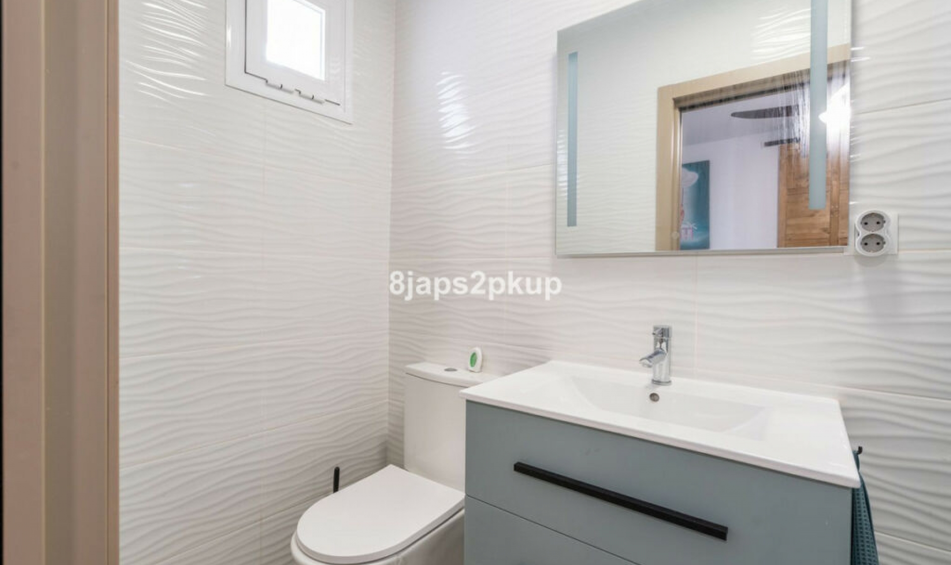 Resale - House -
Estepona