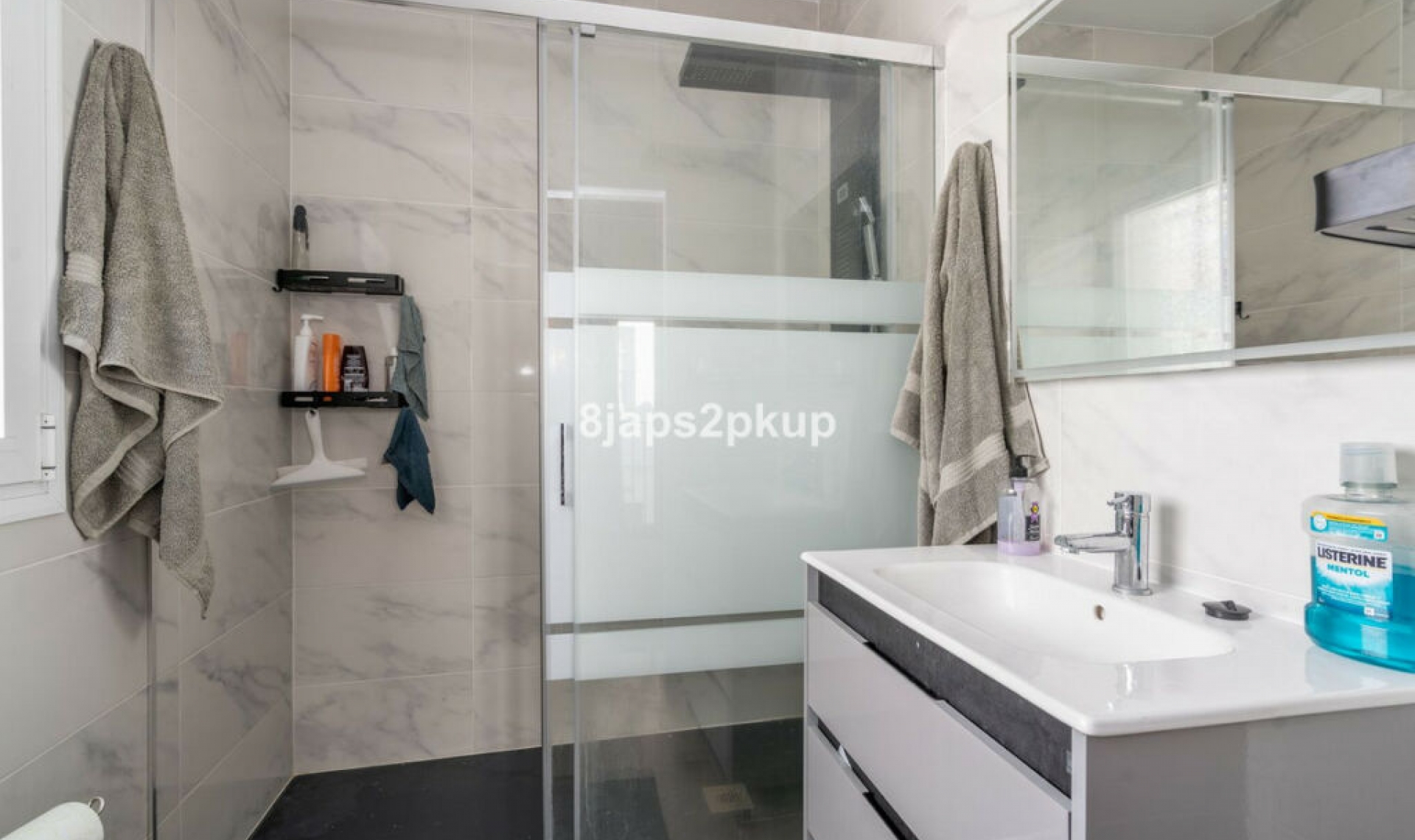 Resale - House -
Estepona