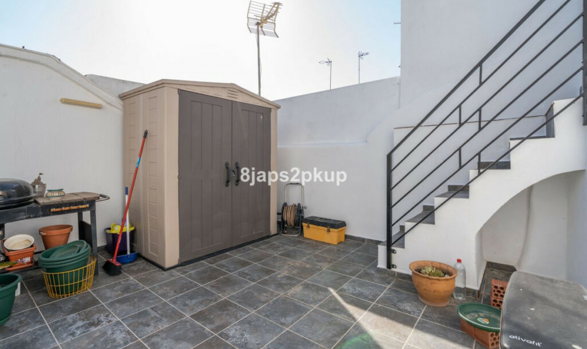 Resale - House -
Estepona