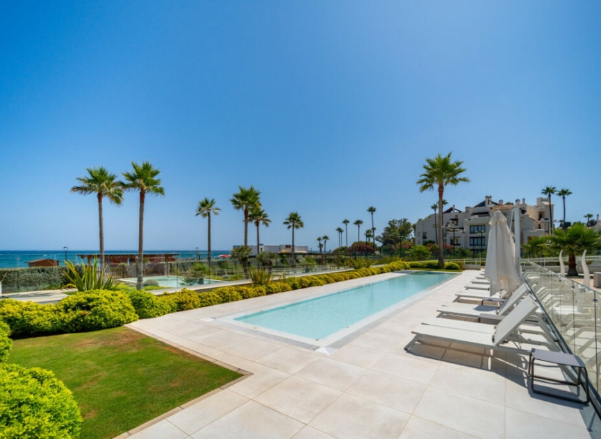 Resale - House -
Estepona