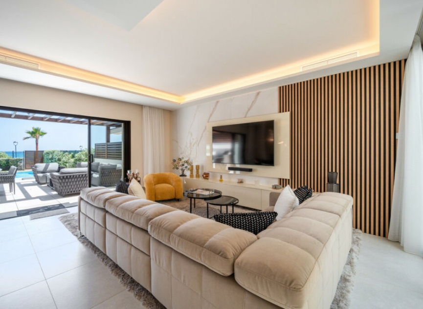 Resale - House -
Estepona