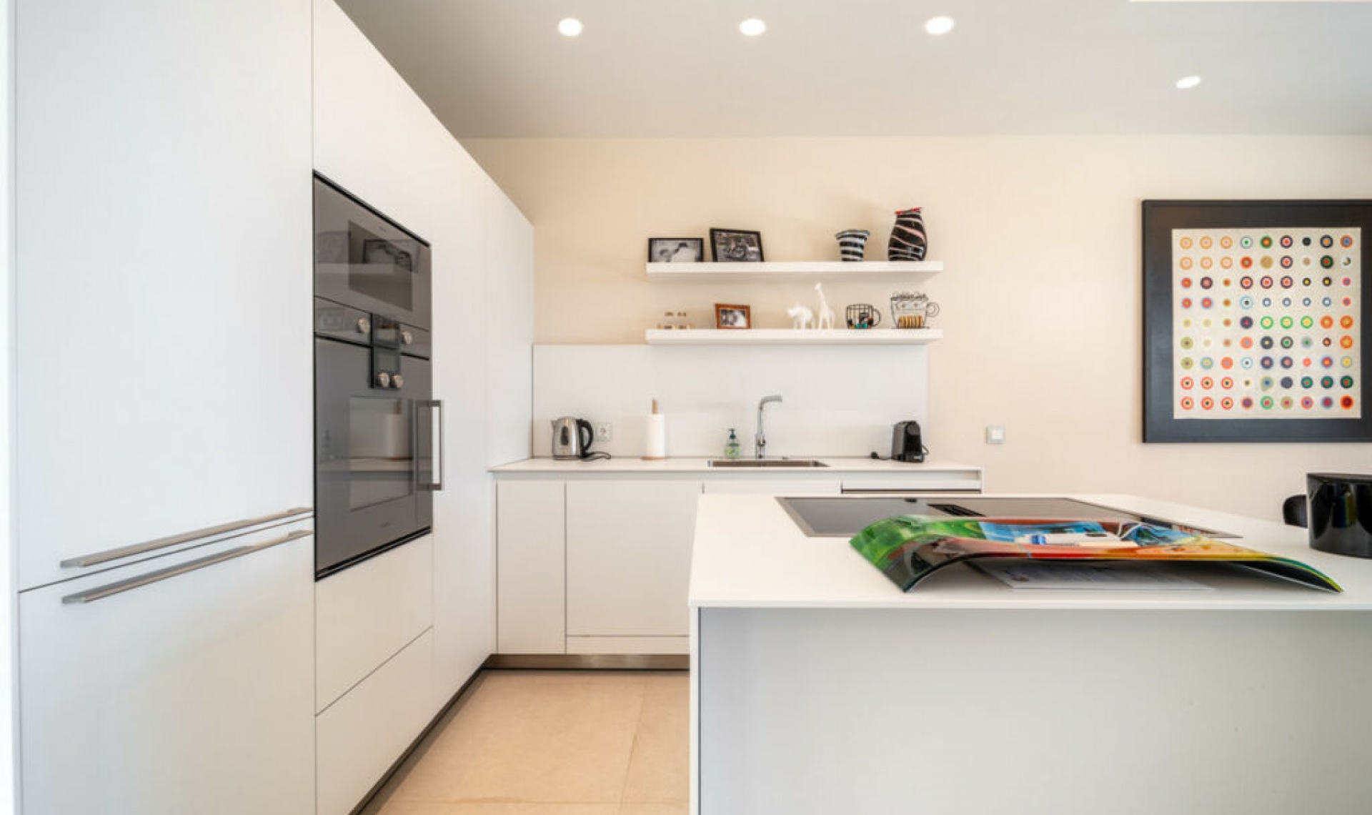 Resale - House -
Estepona