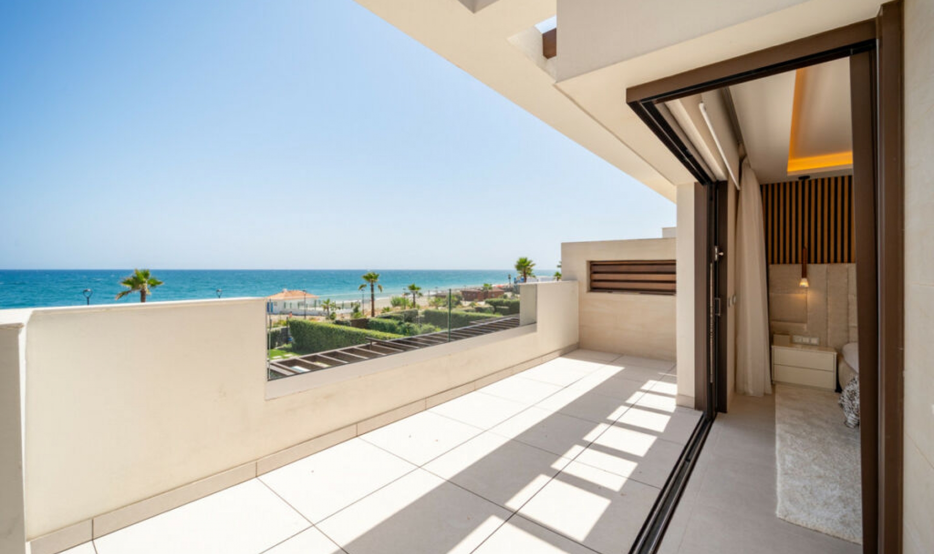 Resale - House -
Estepona