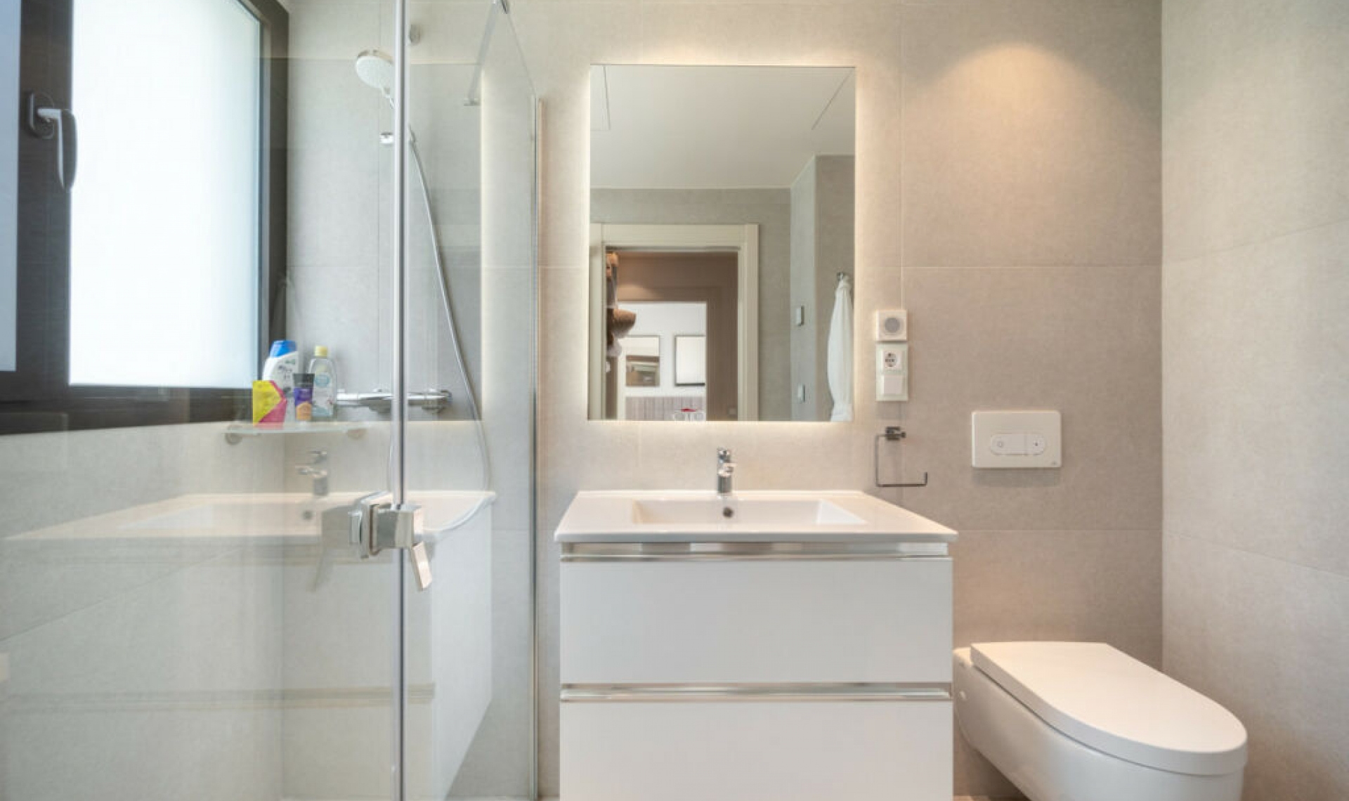 Resale - House -
Estepona