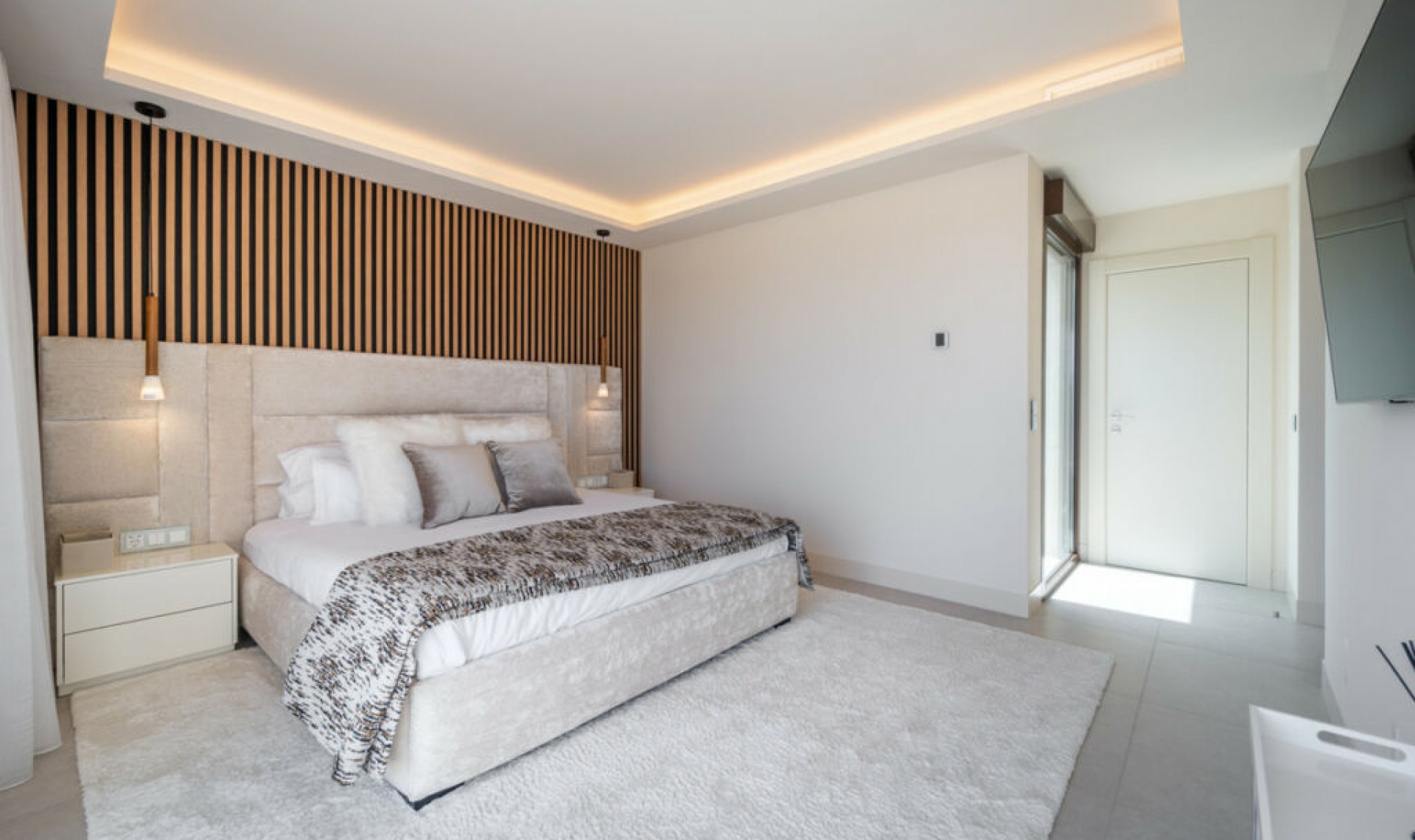 Resale - House -
Estepona