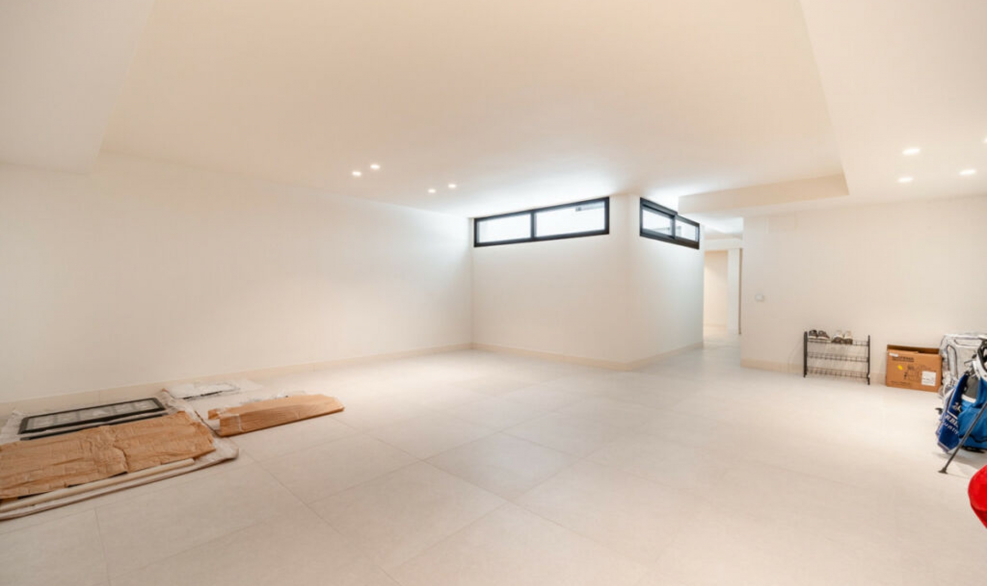 Resale - House -
Estepona