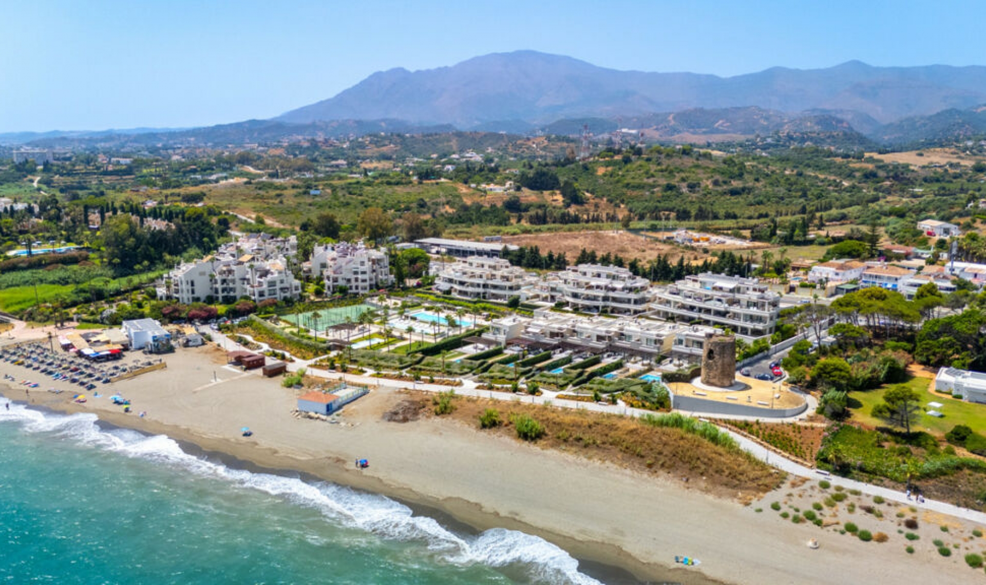 Resale - House -
Estepona