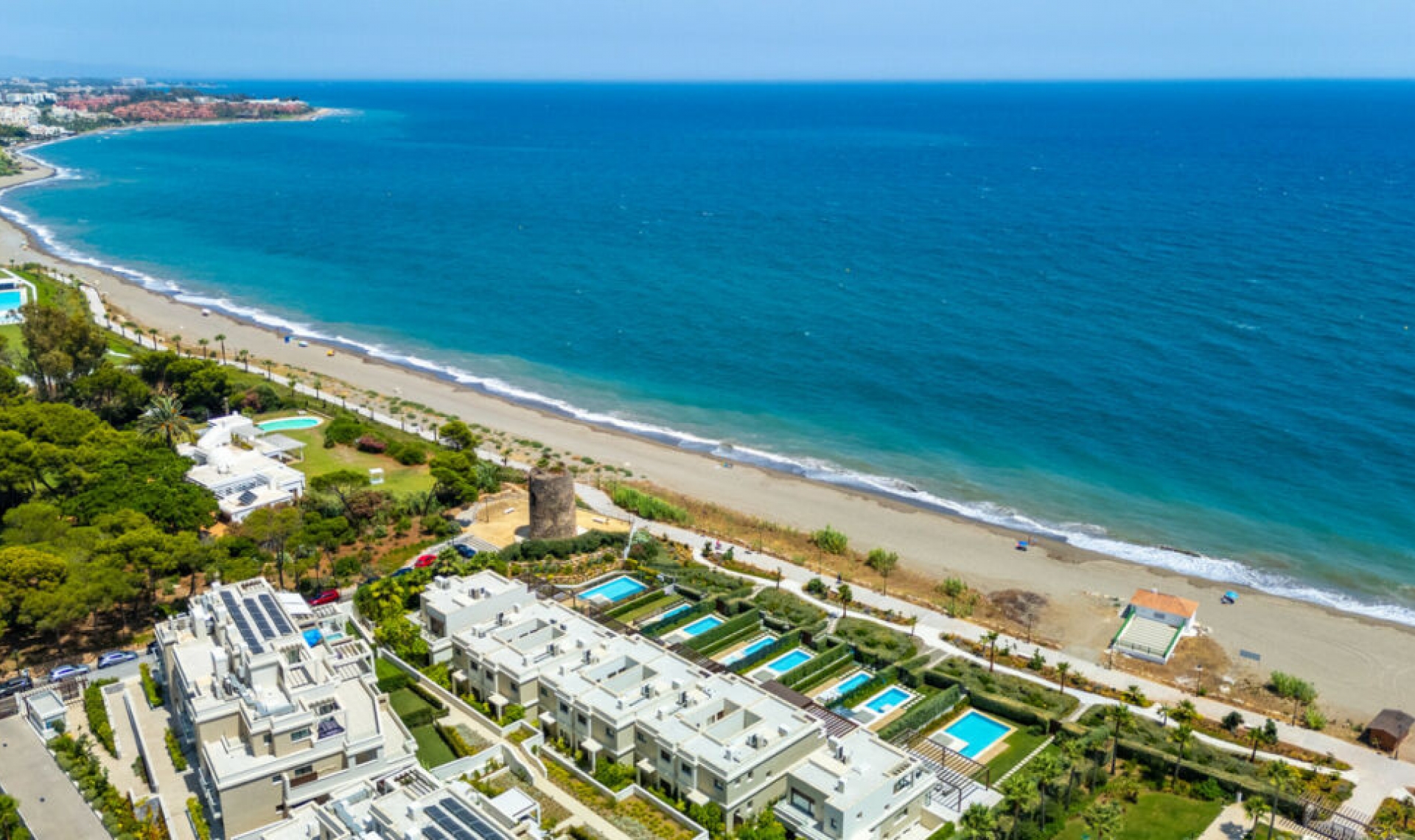 Resale - House -
Estepona