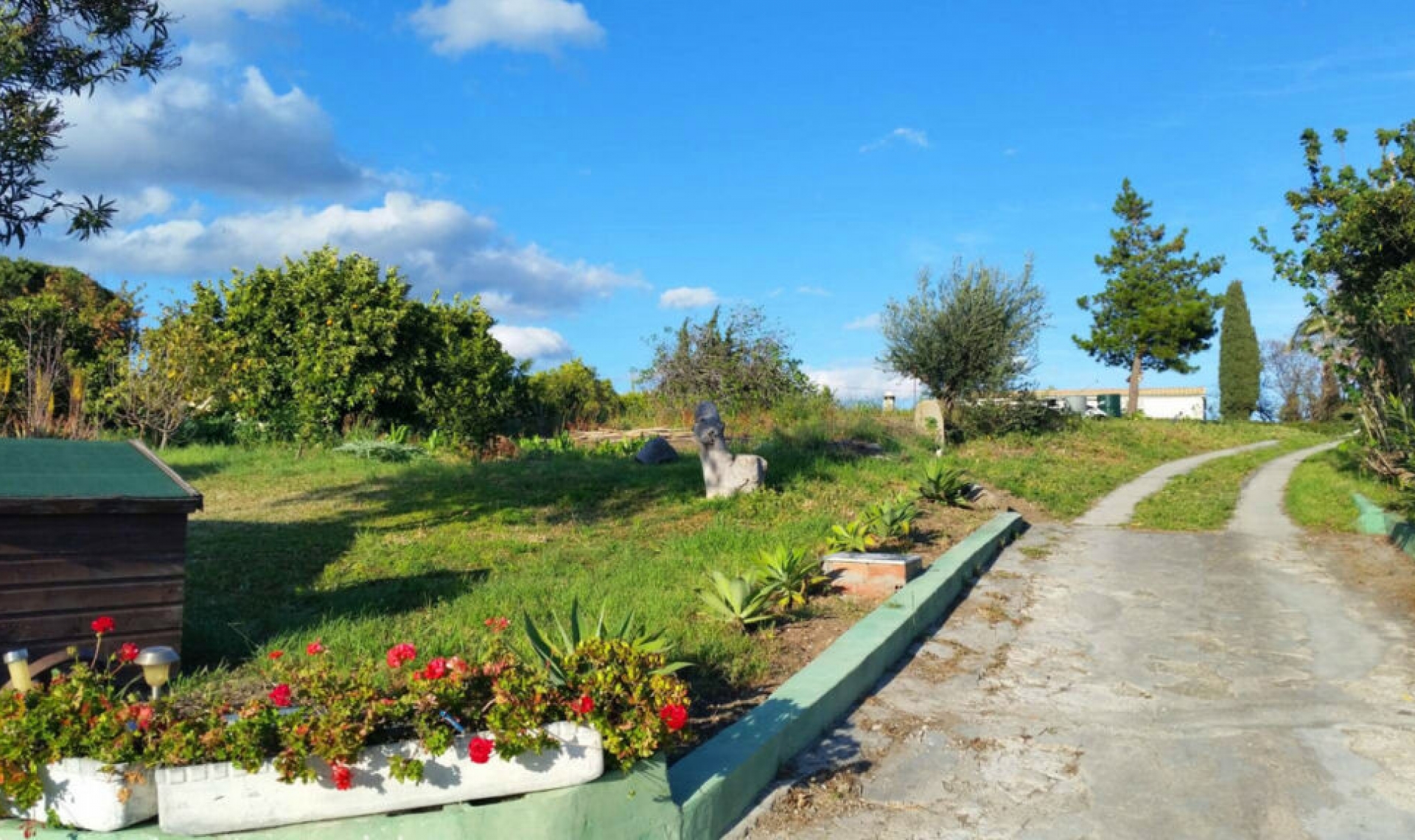Resale - House -
Estepona