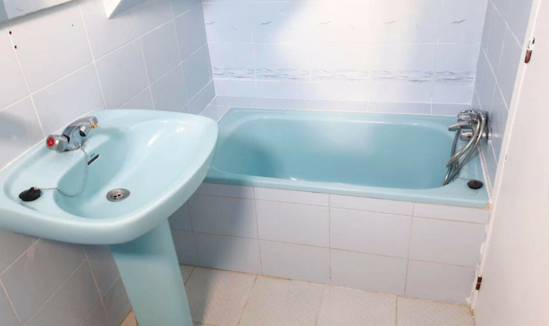 Resale - House -
Estepona