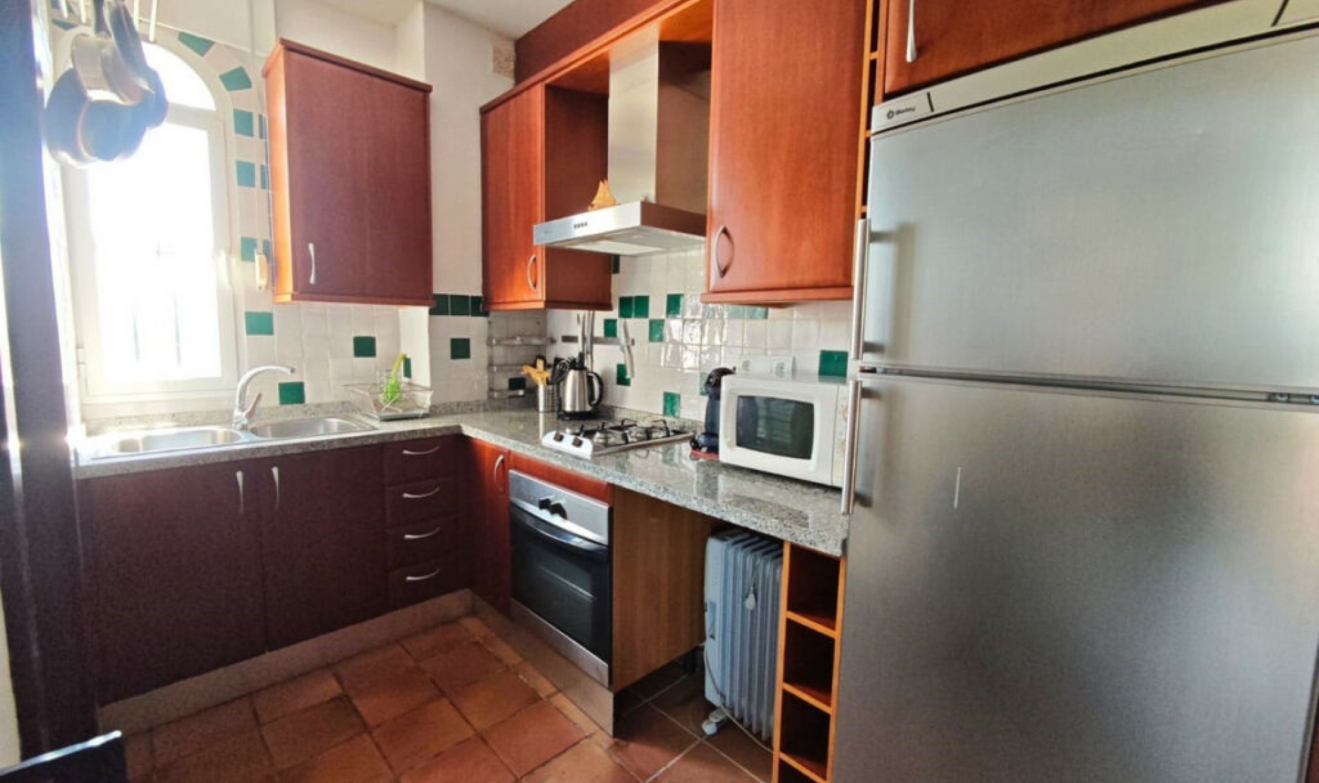 Resale - House -
Estepona
