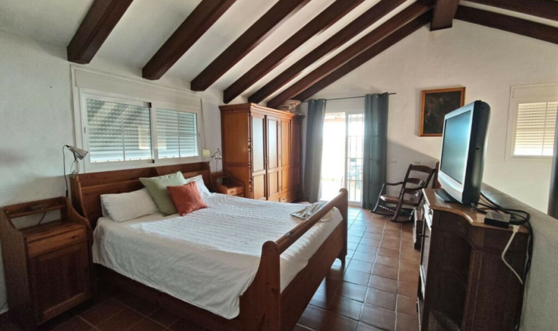 Resale - House -
Estepona