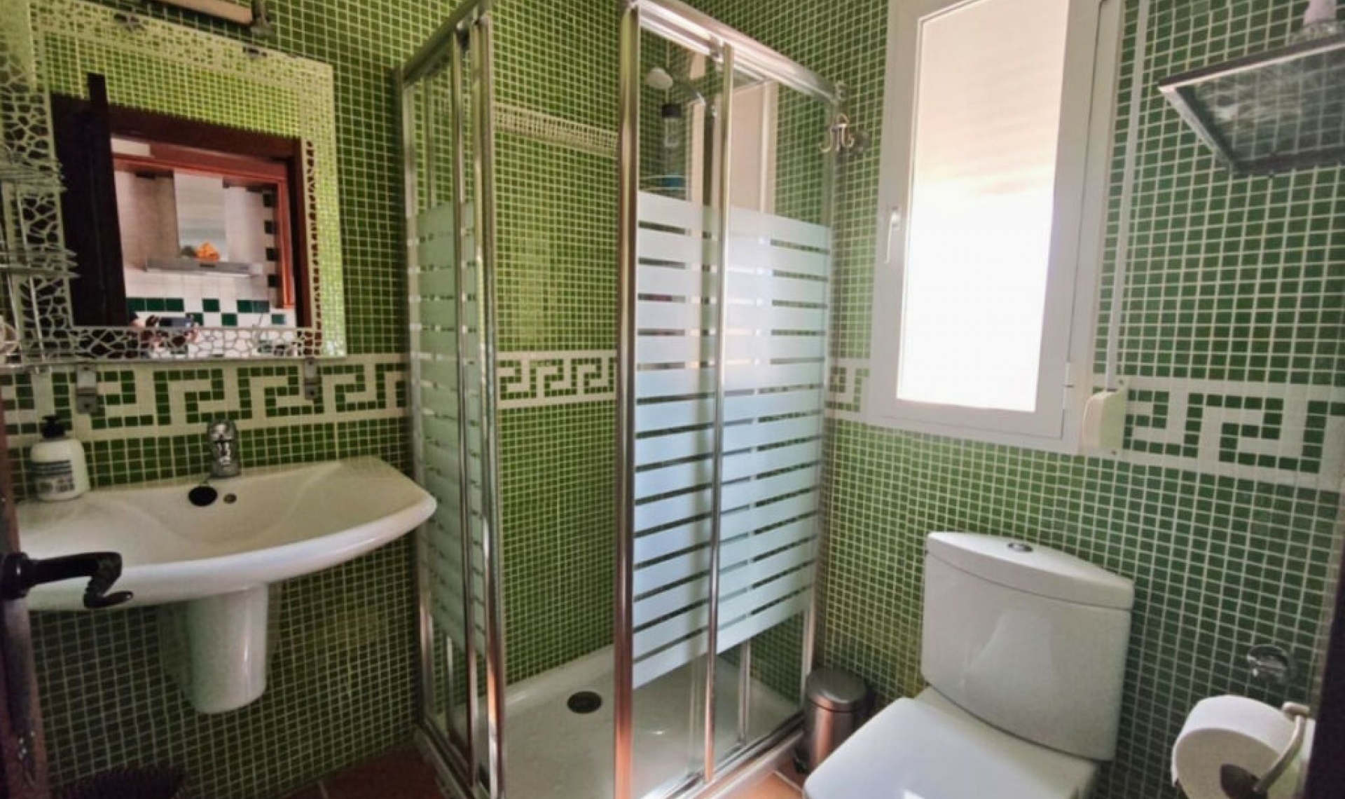 Resale - House -
Estepona