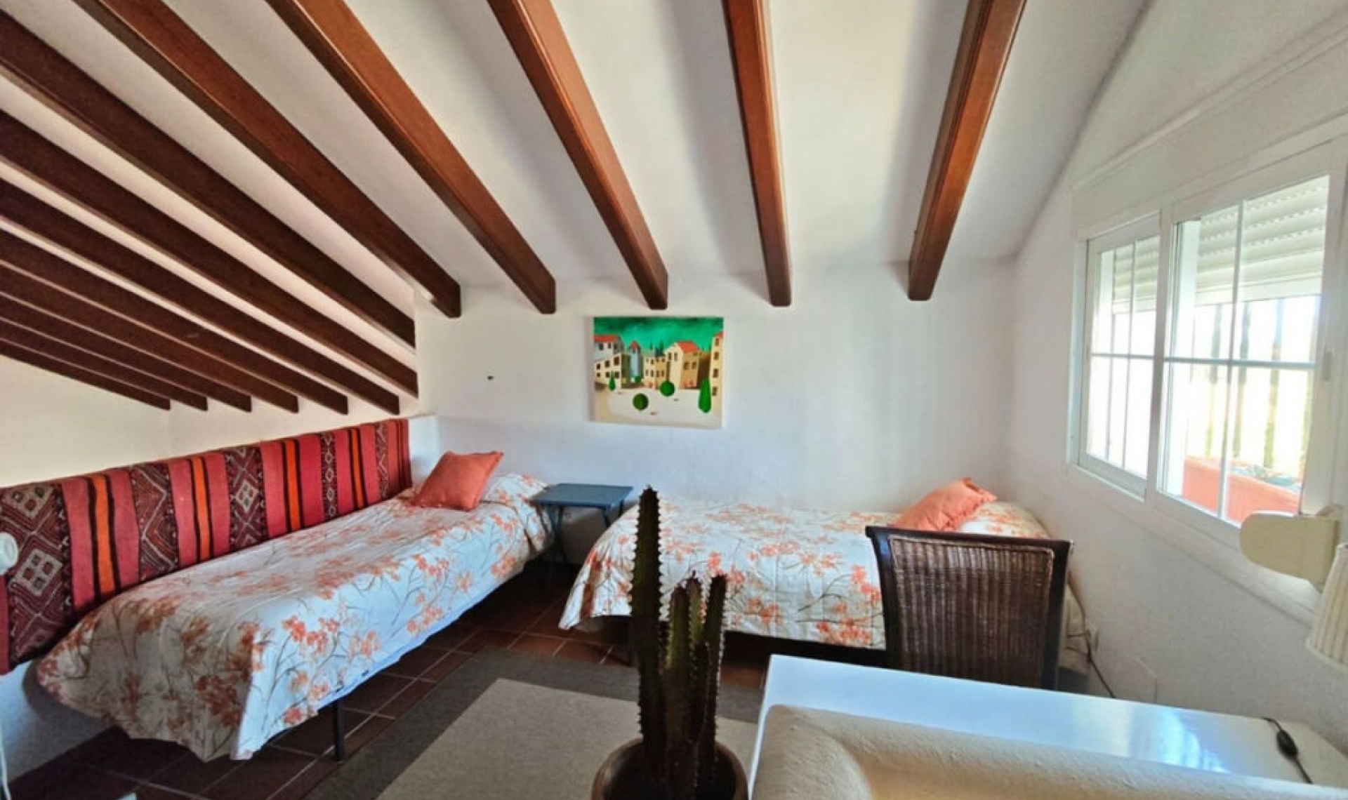 Resale - House -
Estepona