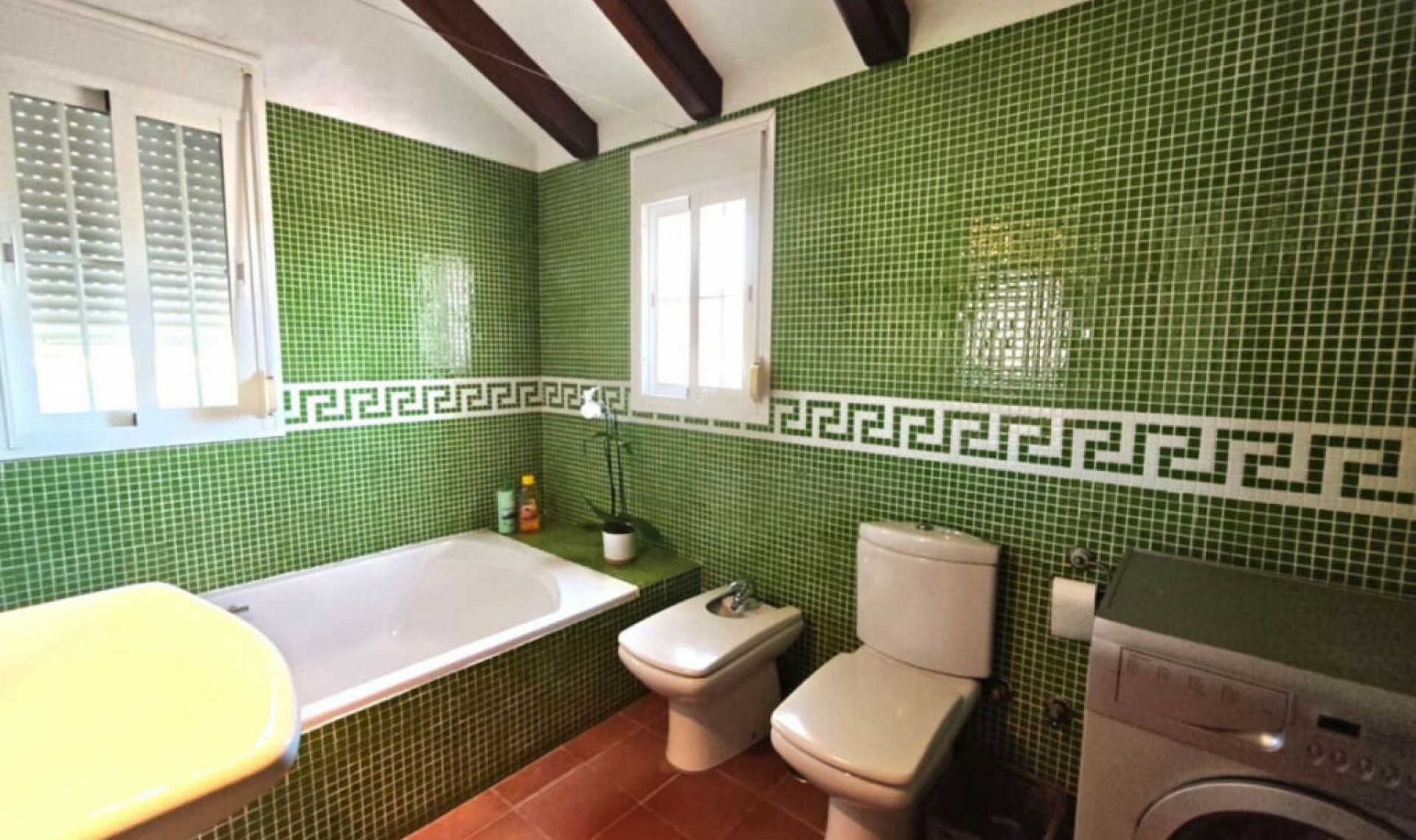 Resale - House -
Estepona
