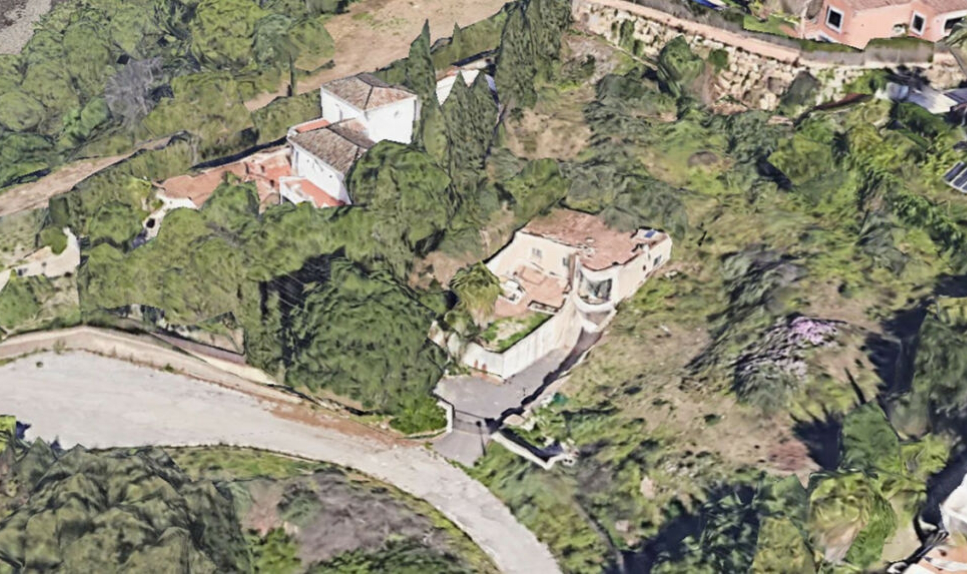 Resale - House -
Estepona