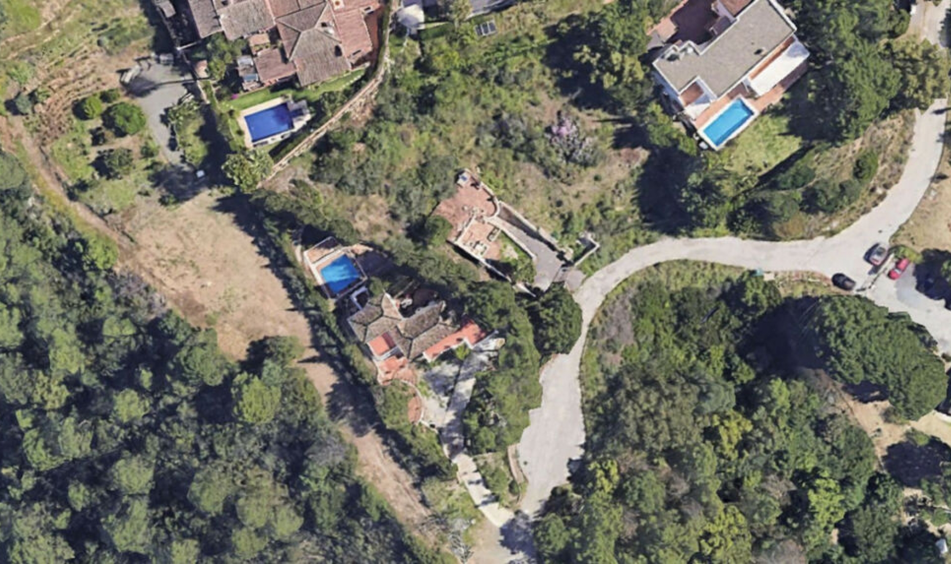 Resale - House -
Estepona