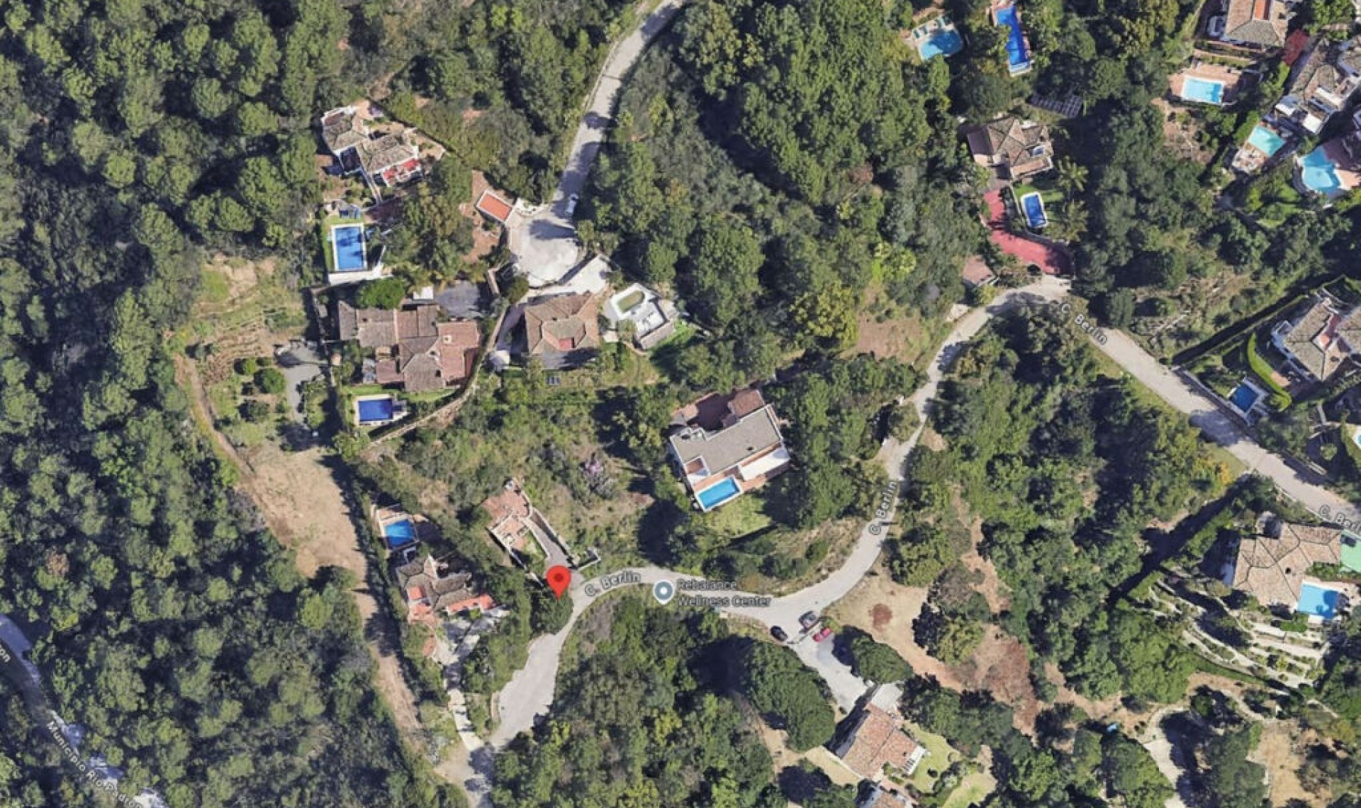 Resale - House -
Estepona