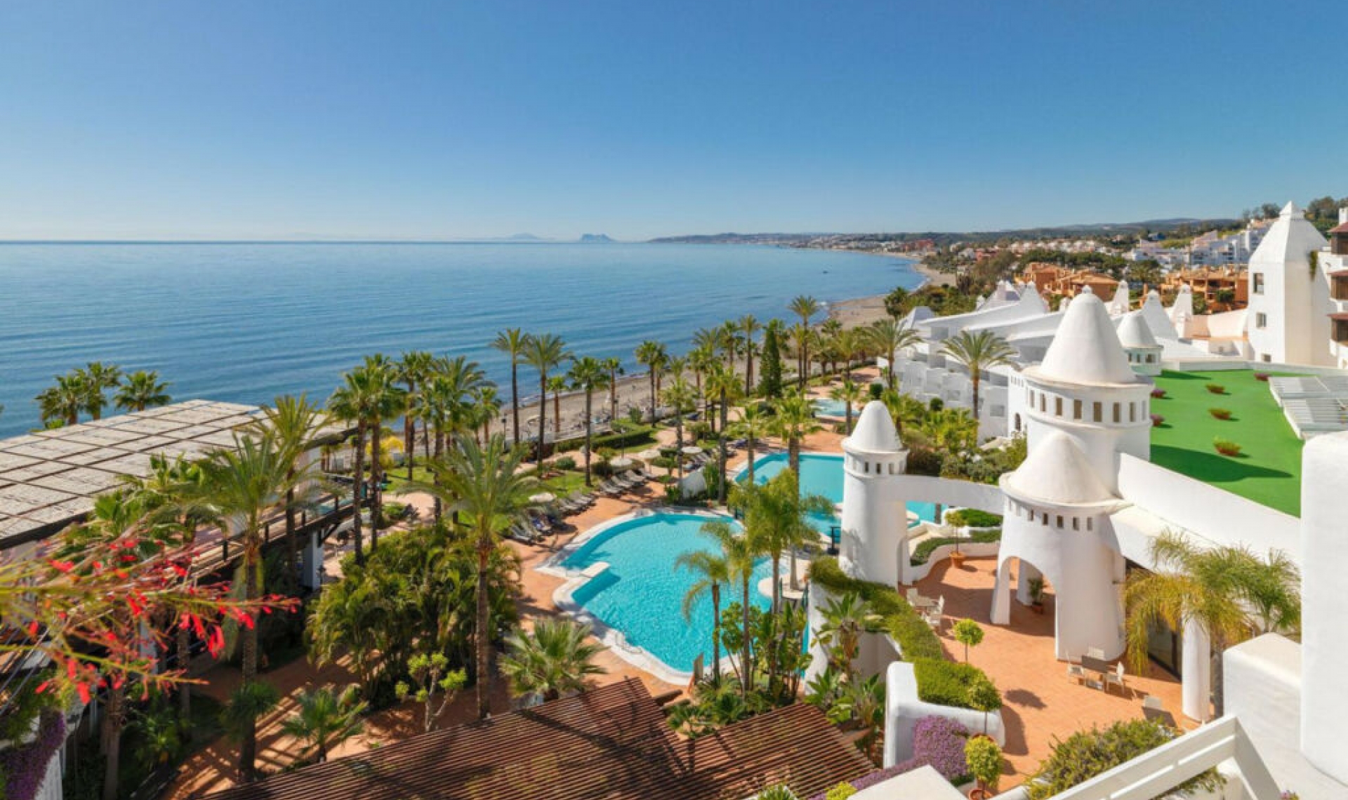 Resale - House -
Estepona