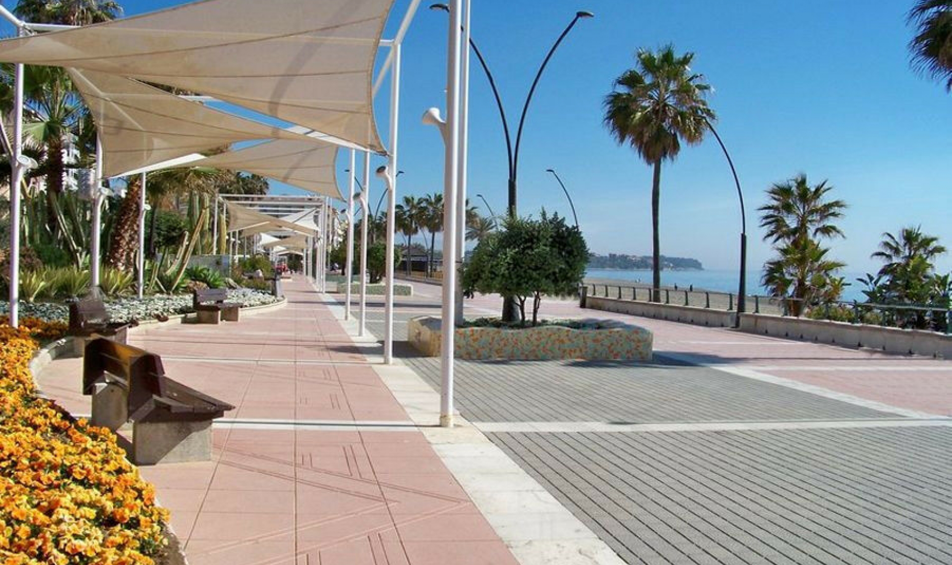 Resale - House -
Estepona