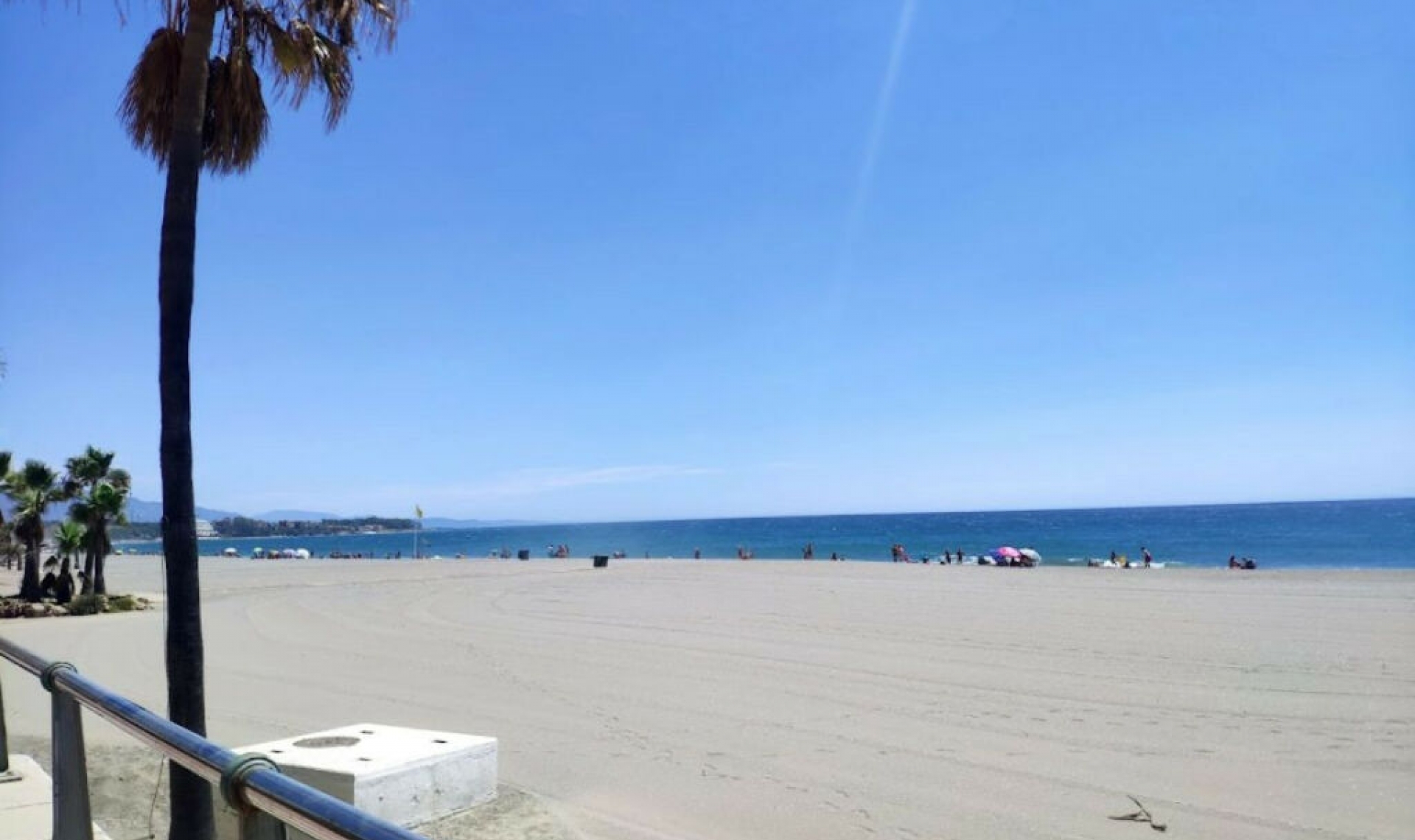 Resale - House -
Estepona