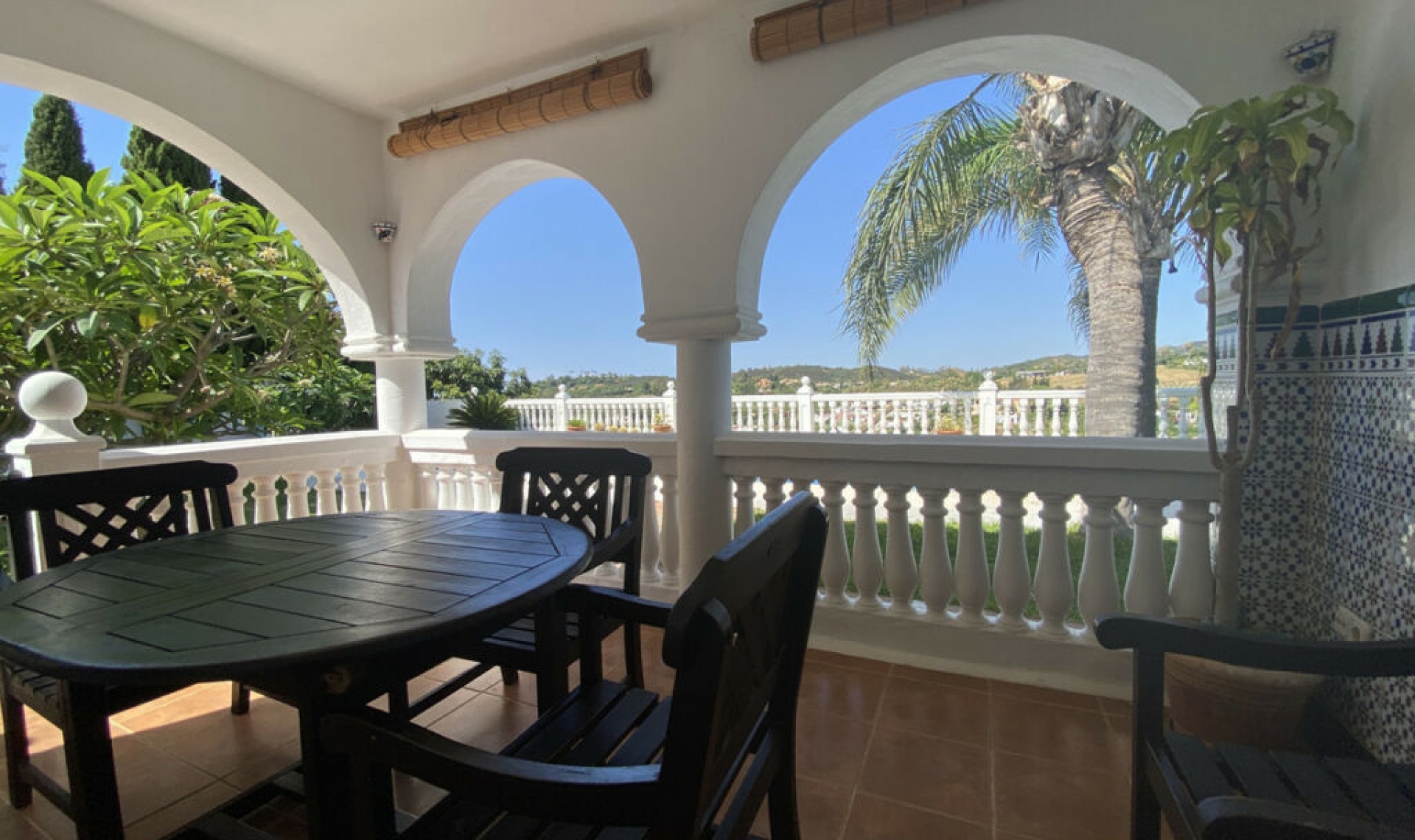 Resale - House -
Estepona