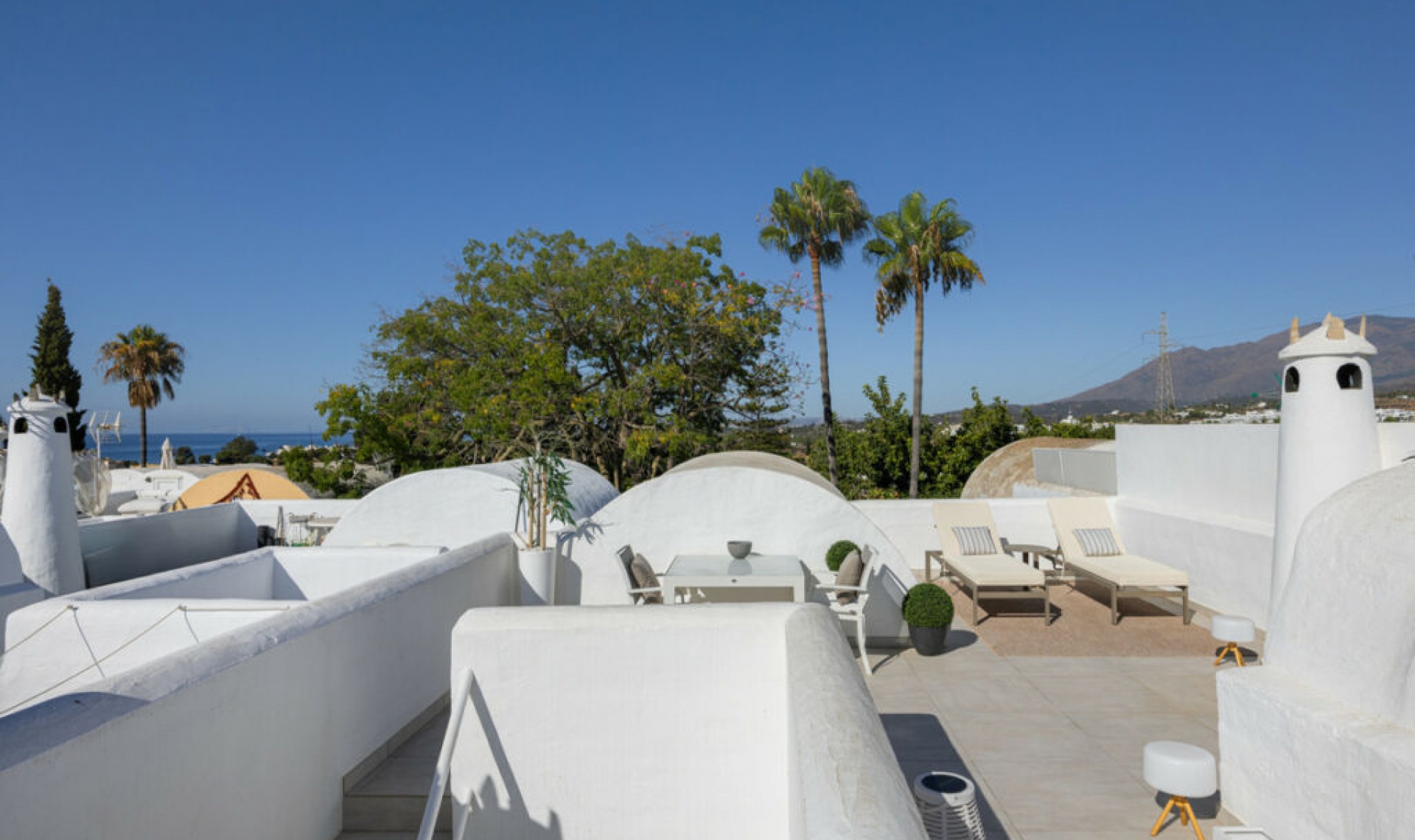 Resale - House -
Estepona