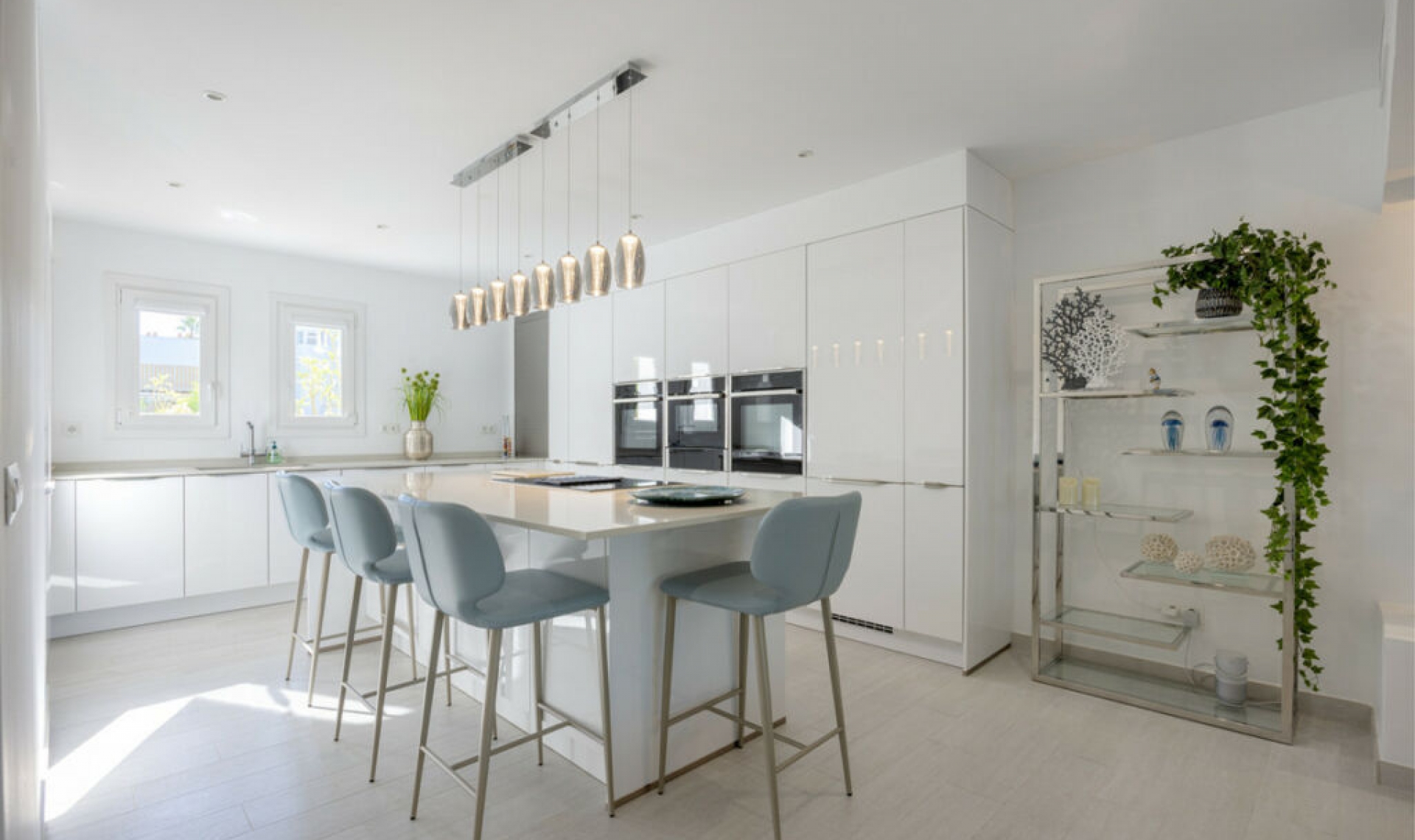 Resale - House -
Estepona