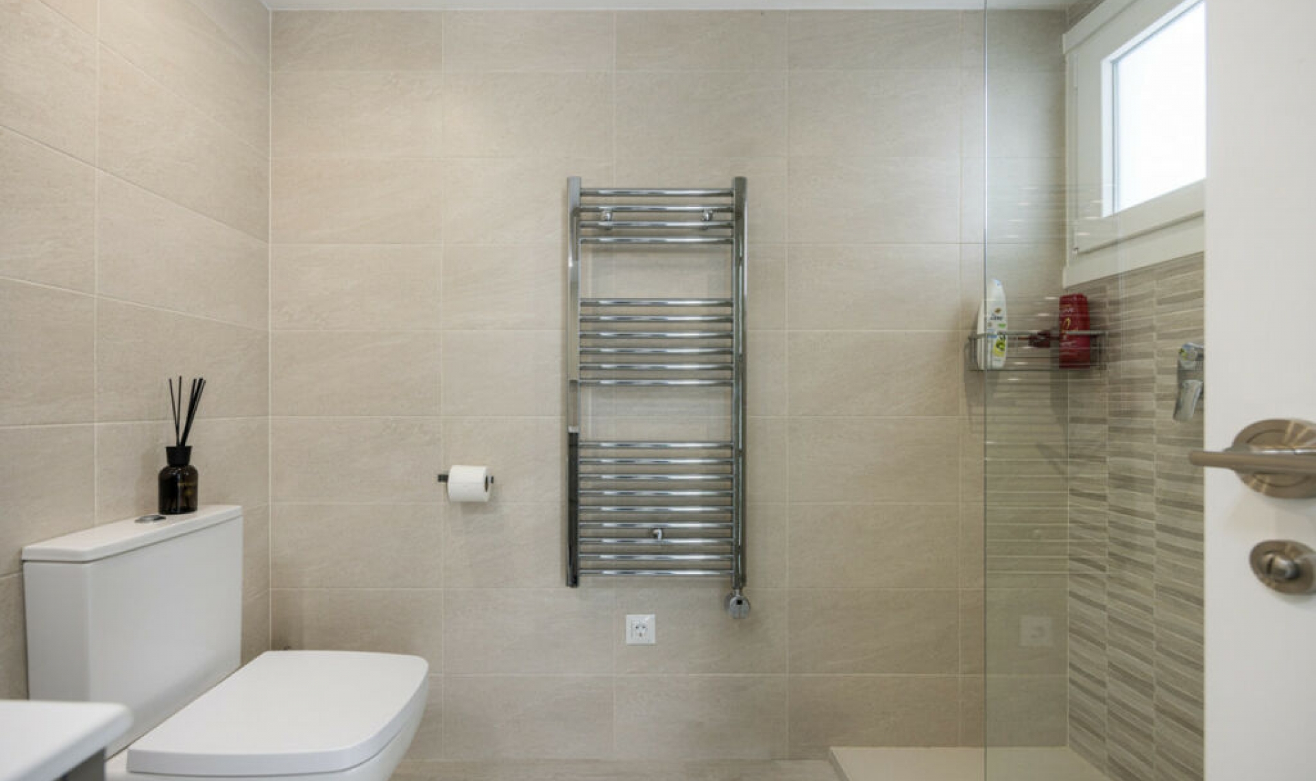 Resale - House -
Estepona