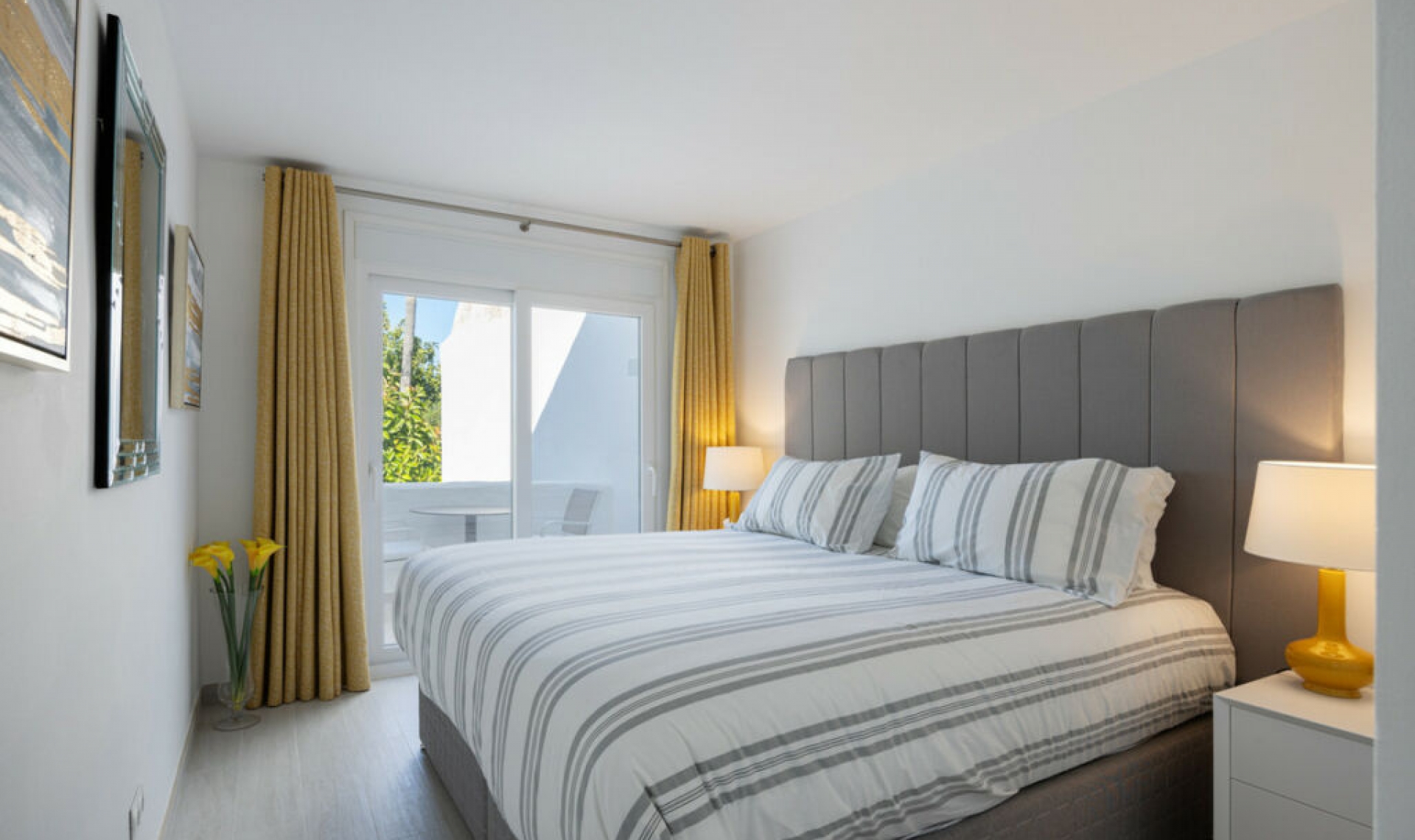 Resale - House -
Estepona