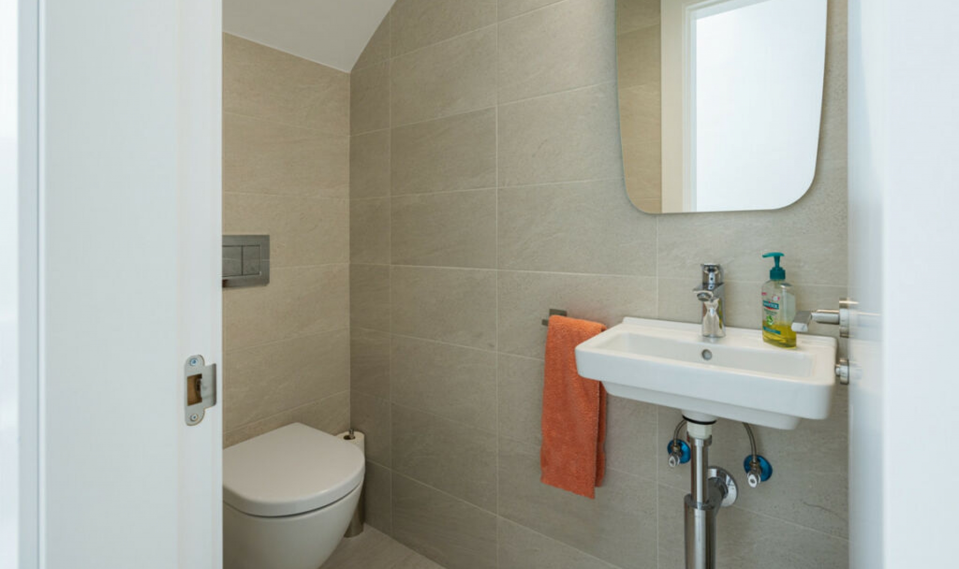 Resale - House -
Estepona