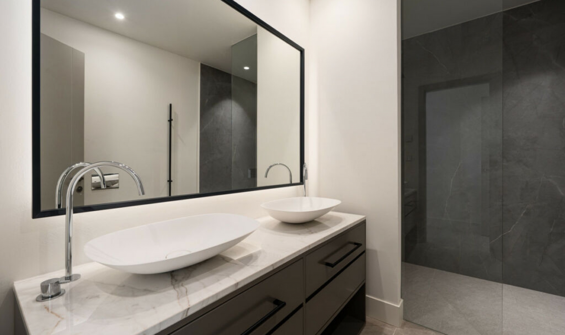 Resale - House -
Estepona