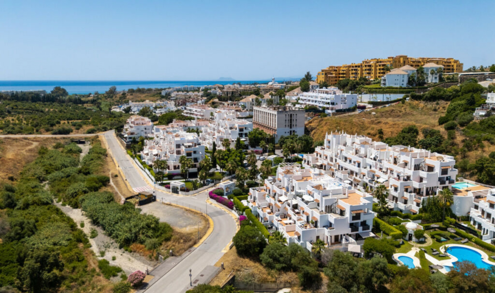 Resale - House -
Estepona