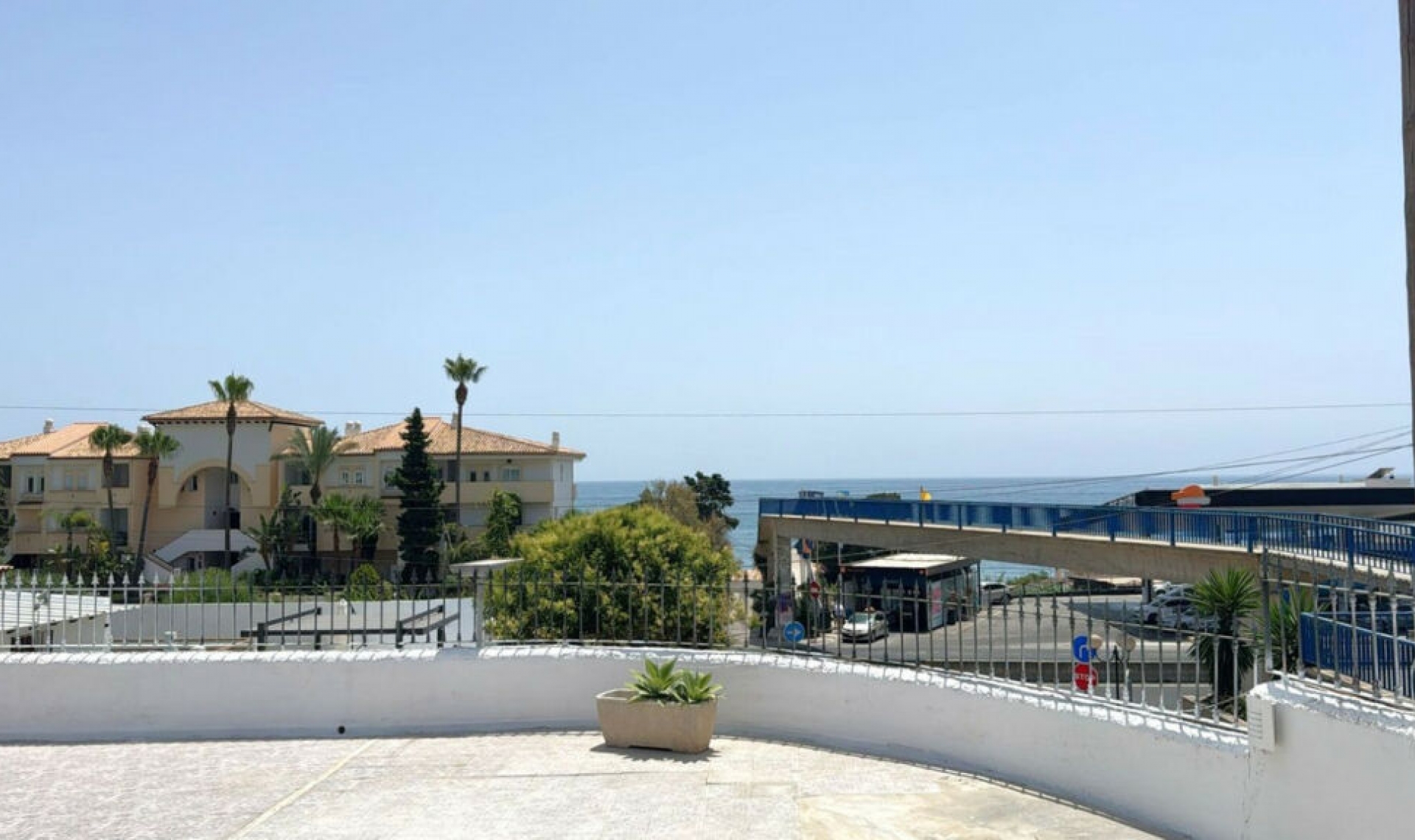 Resale - House -
Estepona