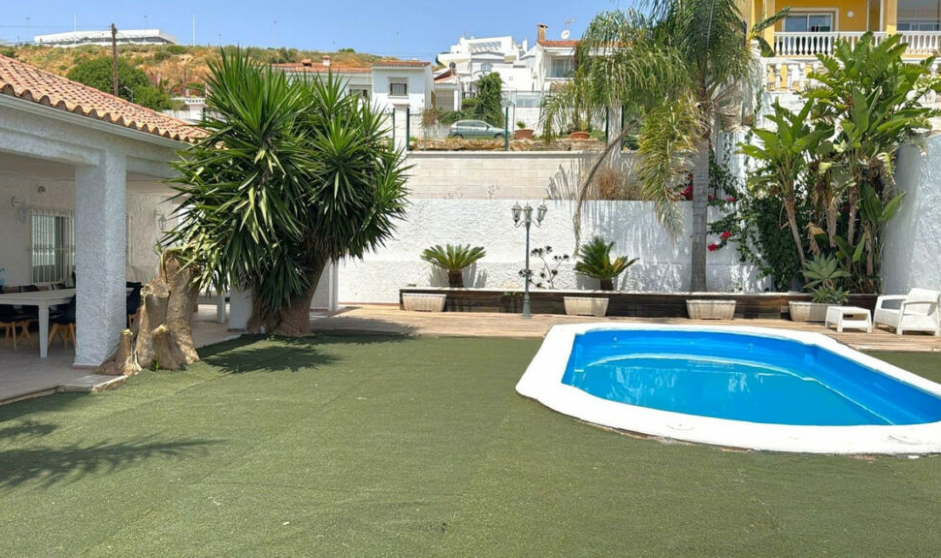Resale - House -
Estepona