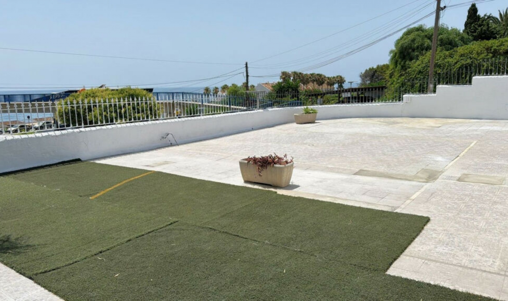 Resale - House -
Estepona