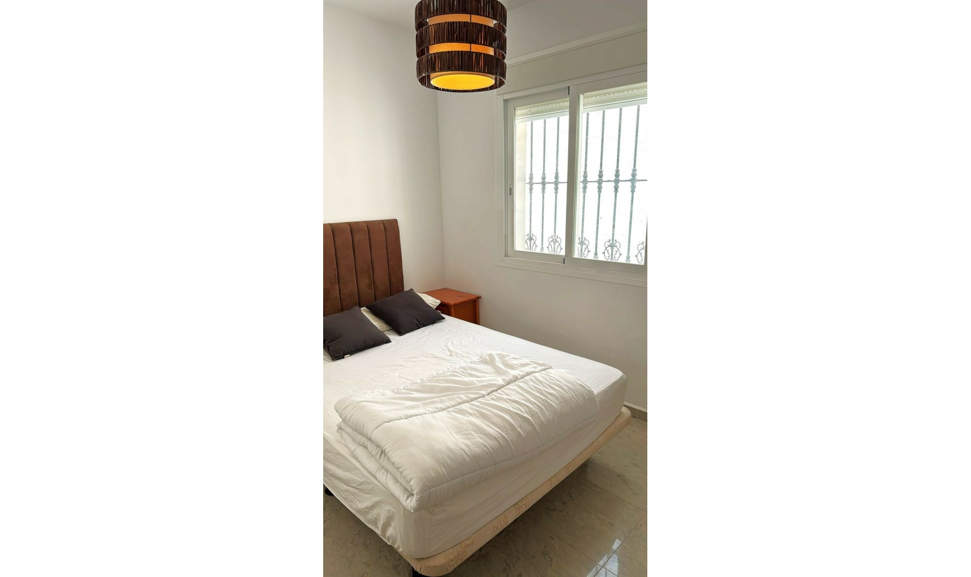 Resale - House -
Estepona