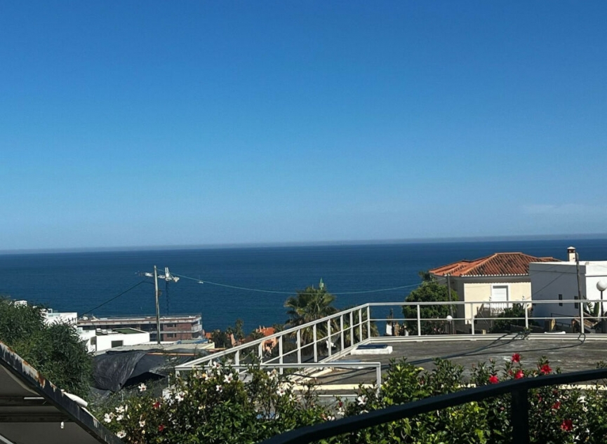 Resale - House -
Estepona