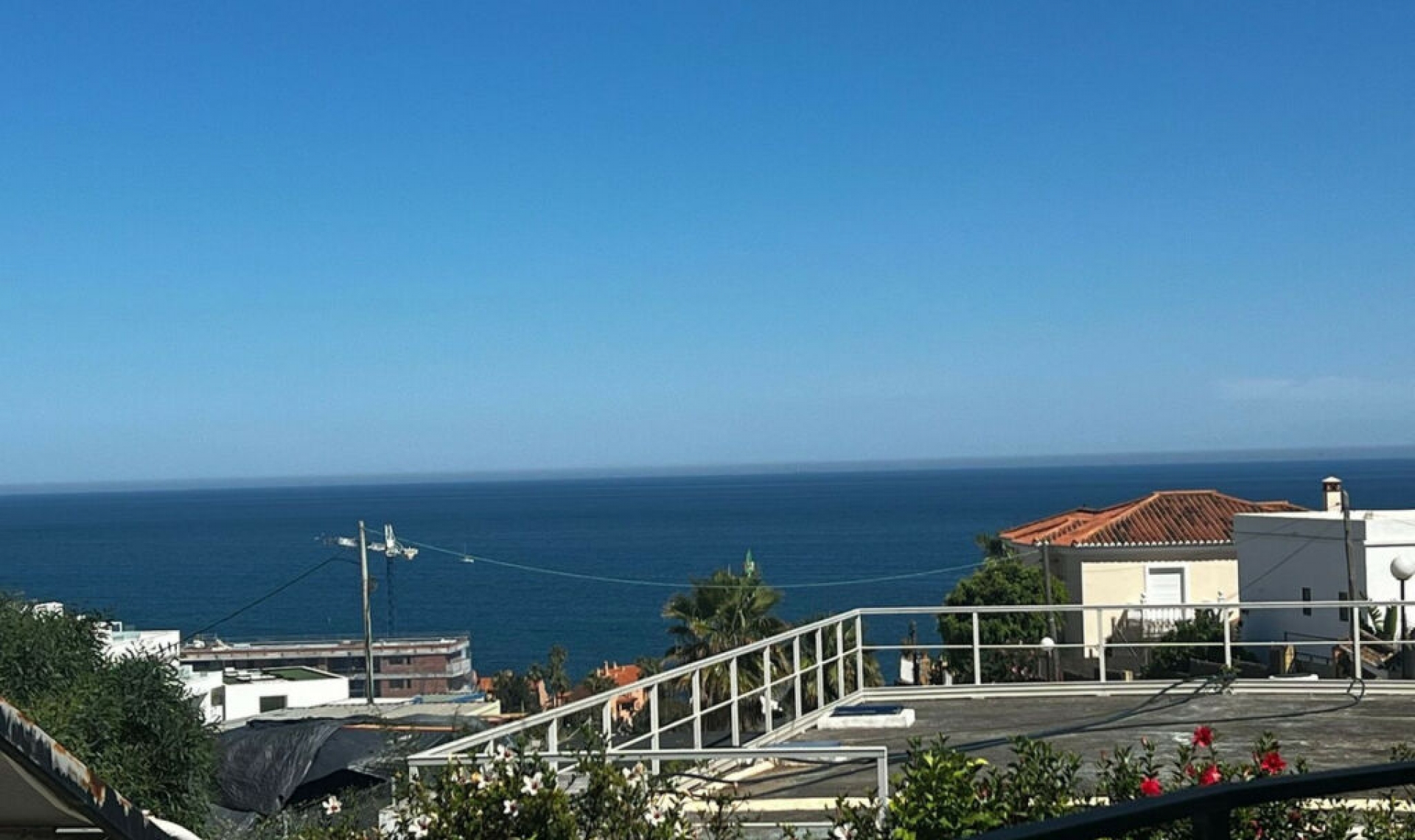 Resale - House -
Estepona