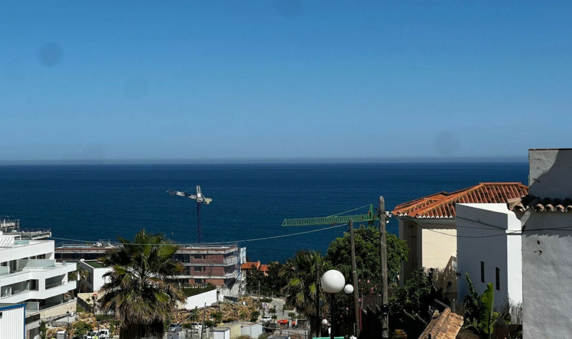 Resale - House -
Estepona