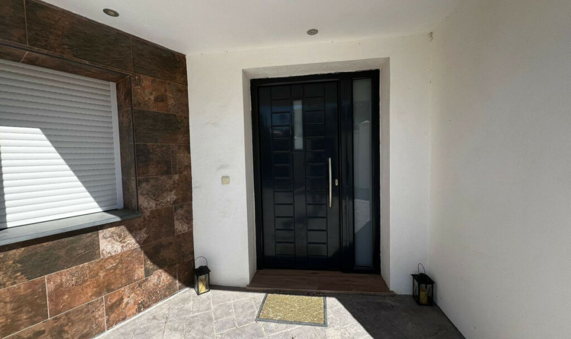 Resale - House -
Estepona