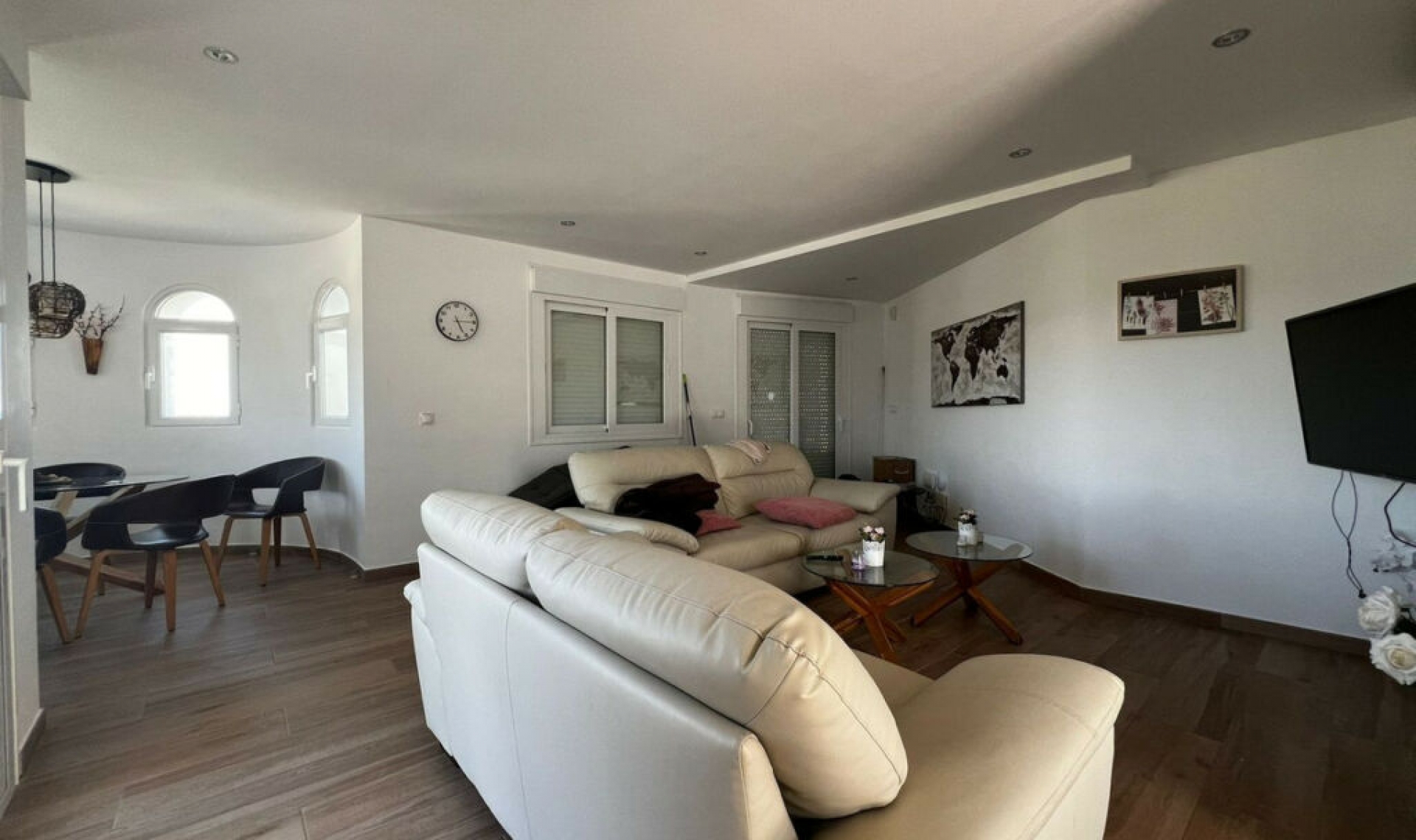 Resale - House -
Estepona