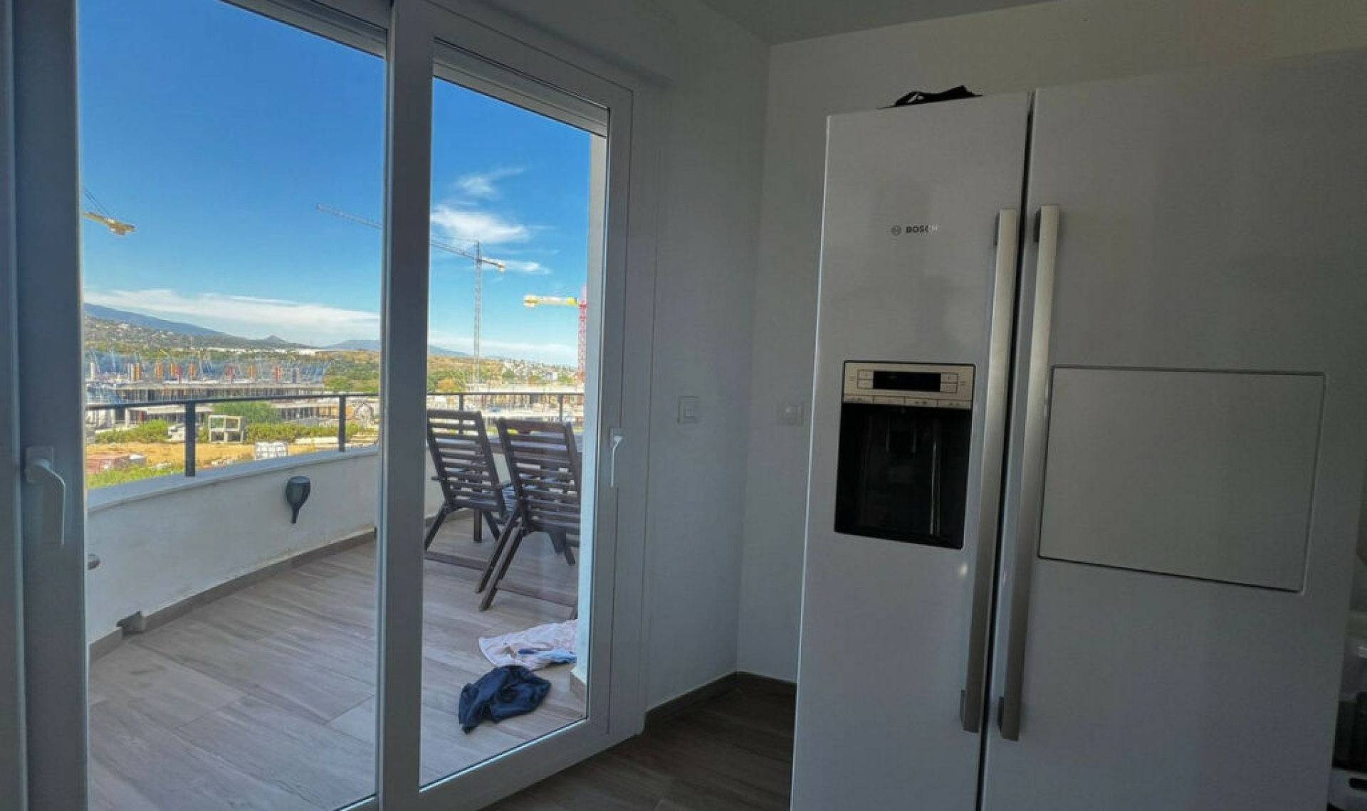 Resale - House -
Estepona