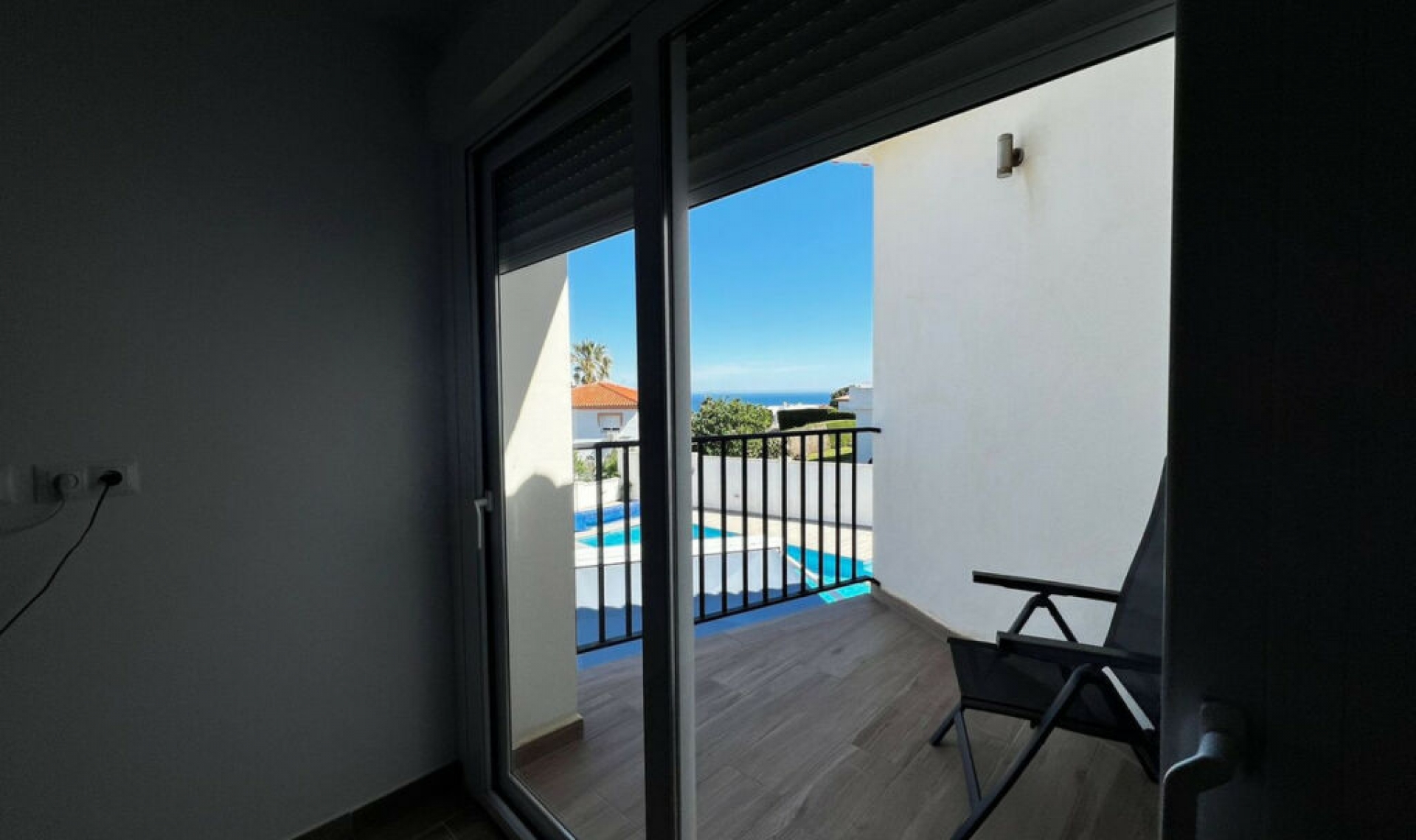 Resale - House -
Estepona