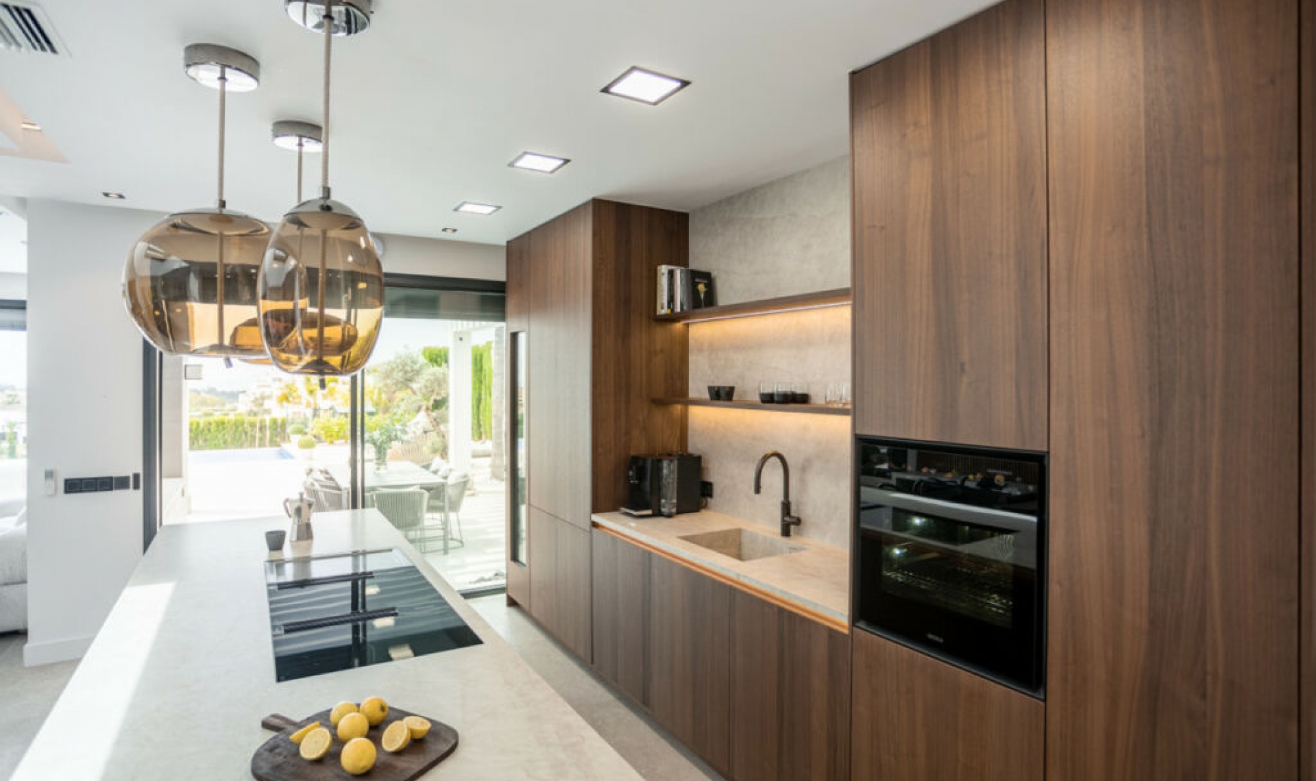 Resale - House -
Estepona