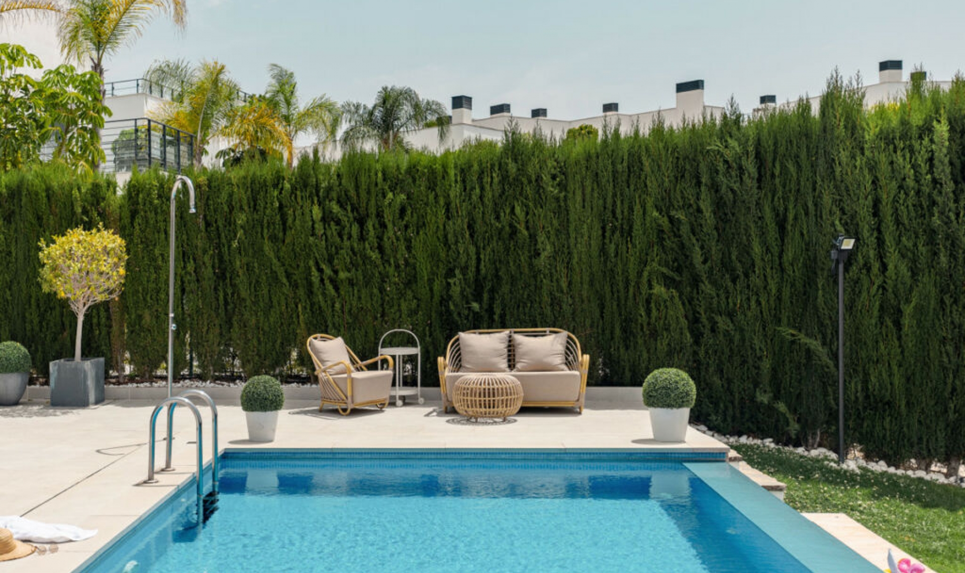 Resale - House -
Estepona