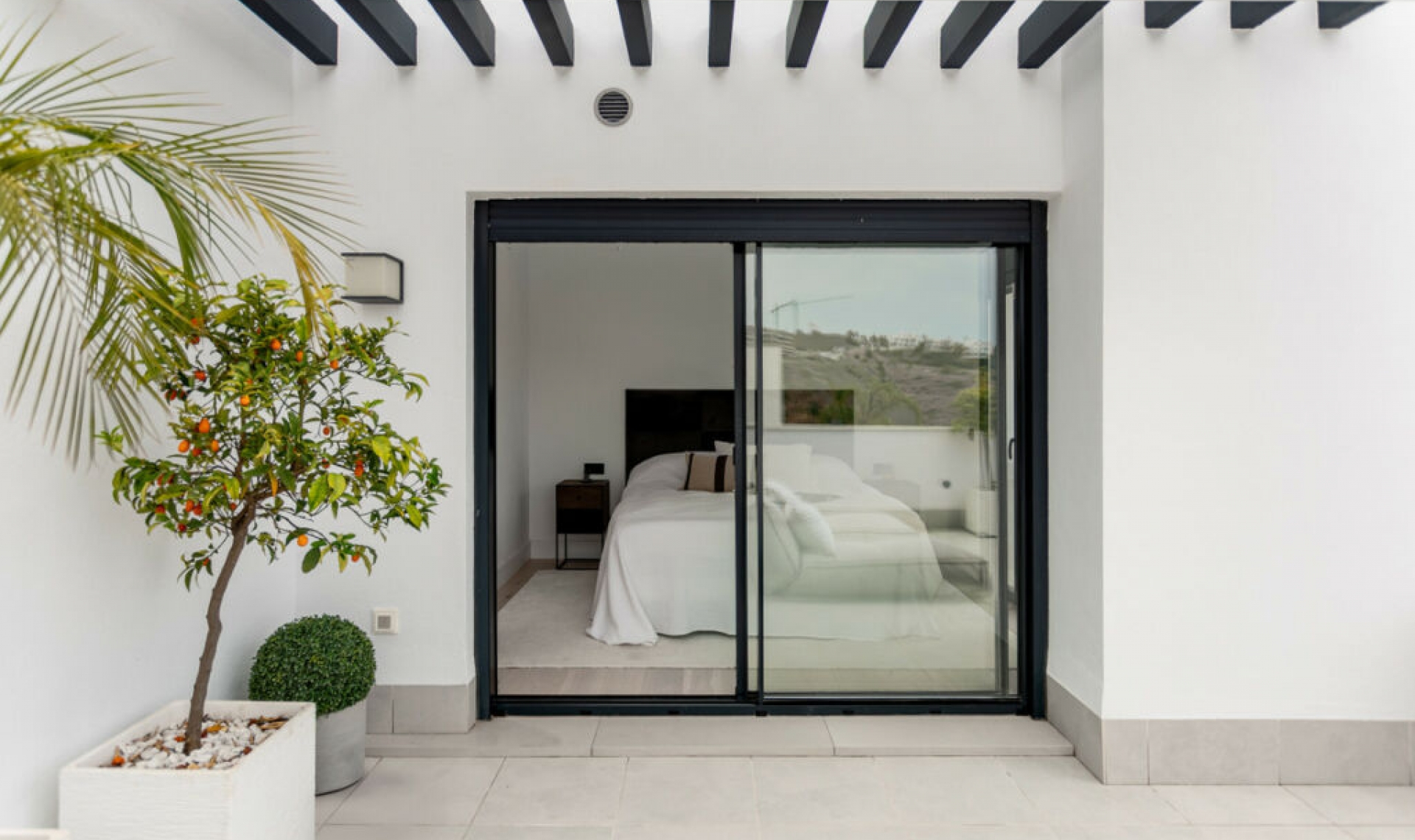 Resale - House -
Estepona