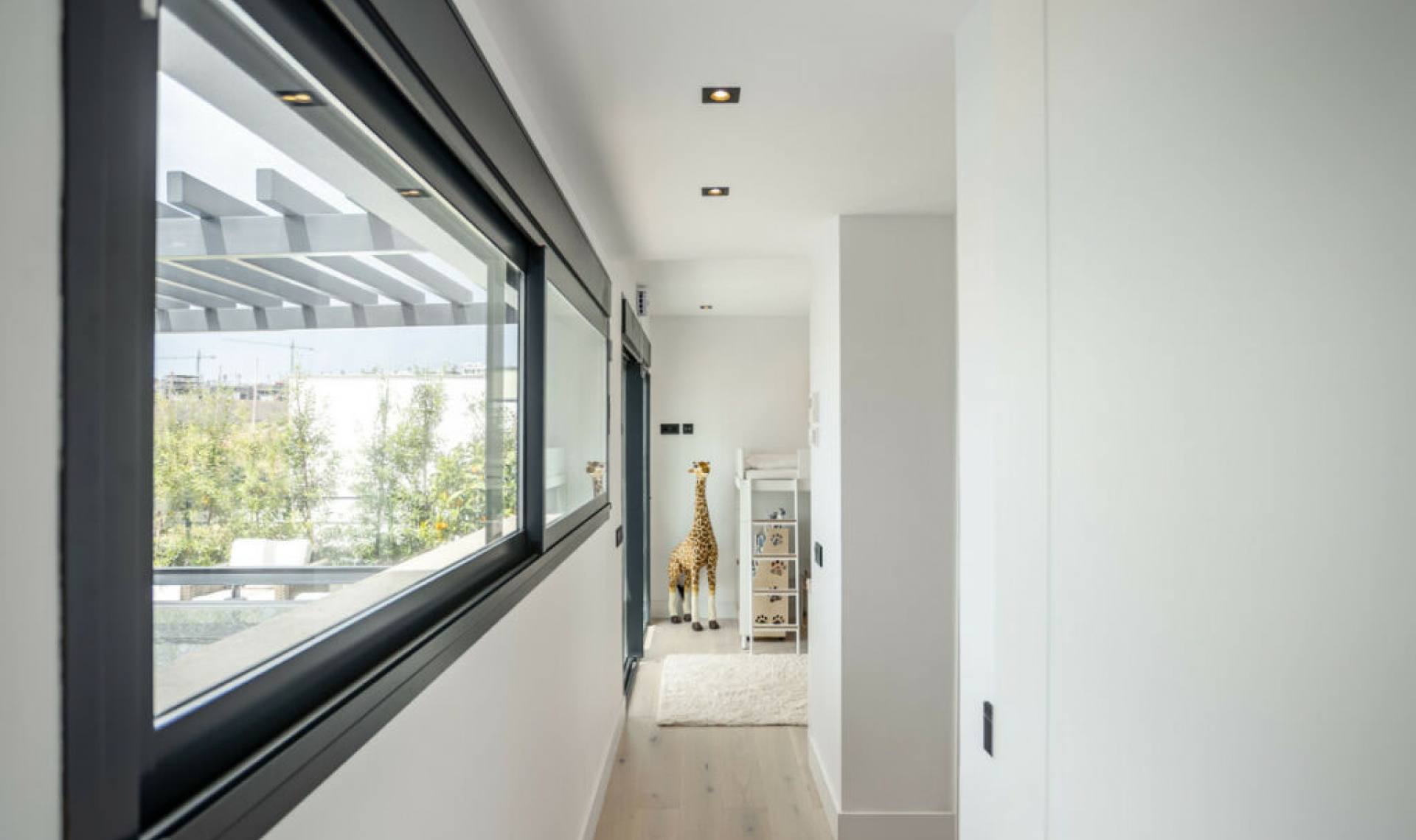 Resale - House -
Estepona